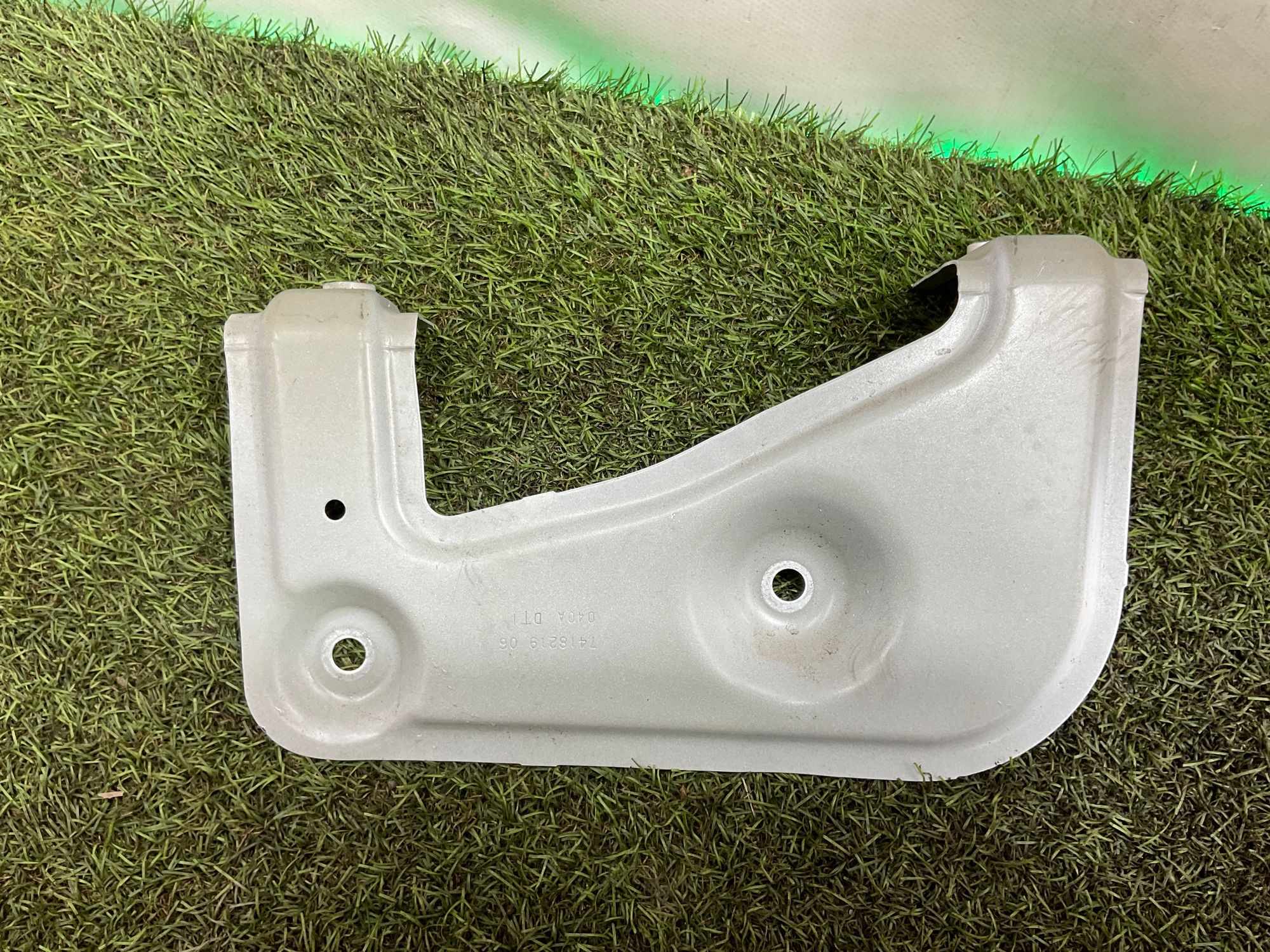 Кронштейн крыла передний левый BMW X5 G05, 1500 рублей, Москва