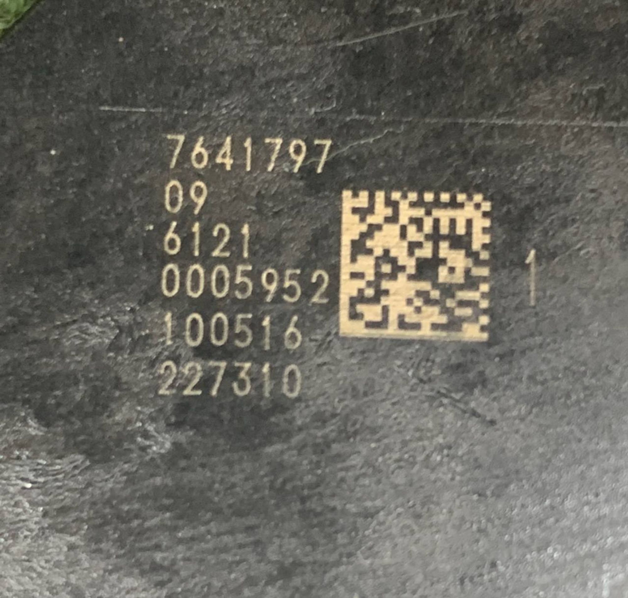 https://ycs.partsauto.market/partsauto-images/thmbs/userImages/h353NjtZg3VDP19b5HMt7LlpbQ93/part/76440272-4bae-4885-b56b-65aea7898baa_1732205712799.jpg
