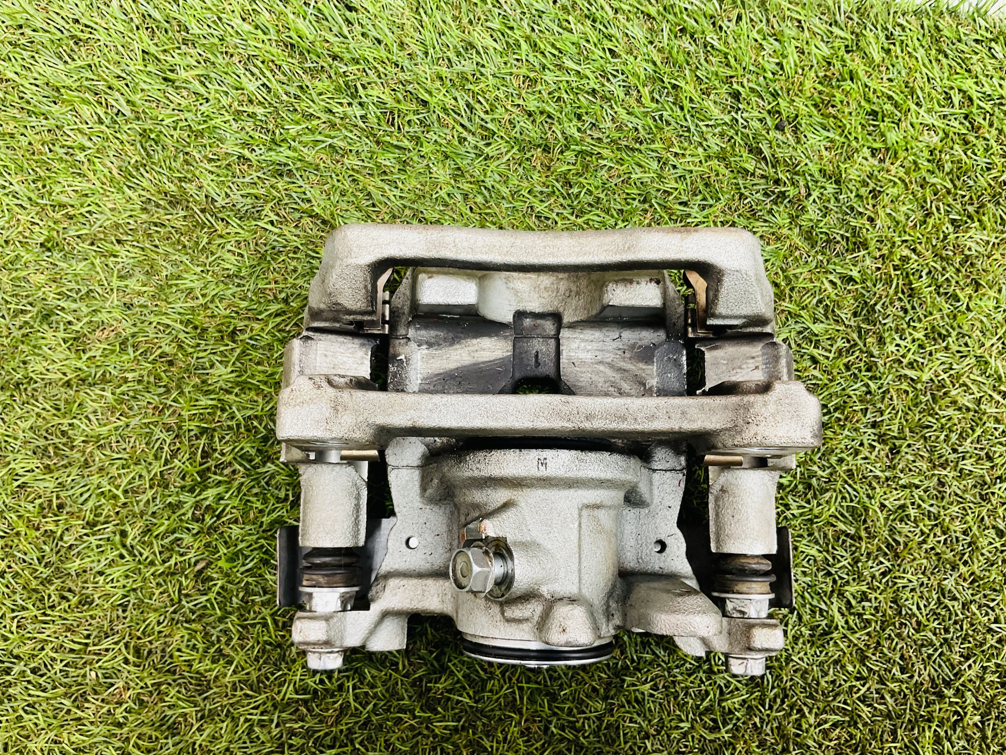 https://ycs.partsauto.market/partsauto-images/thmbs/userImages/h353NjtZg3VDP19b5HMt7LlpbQ93/part/7670f93a-d0b2-40a1-988e-45dd74039a9f_1779997733941.jpg