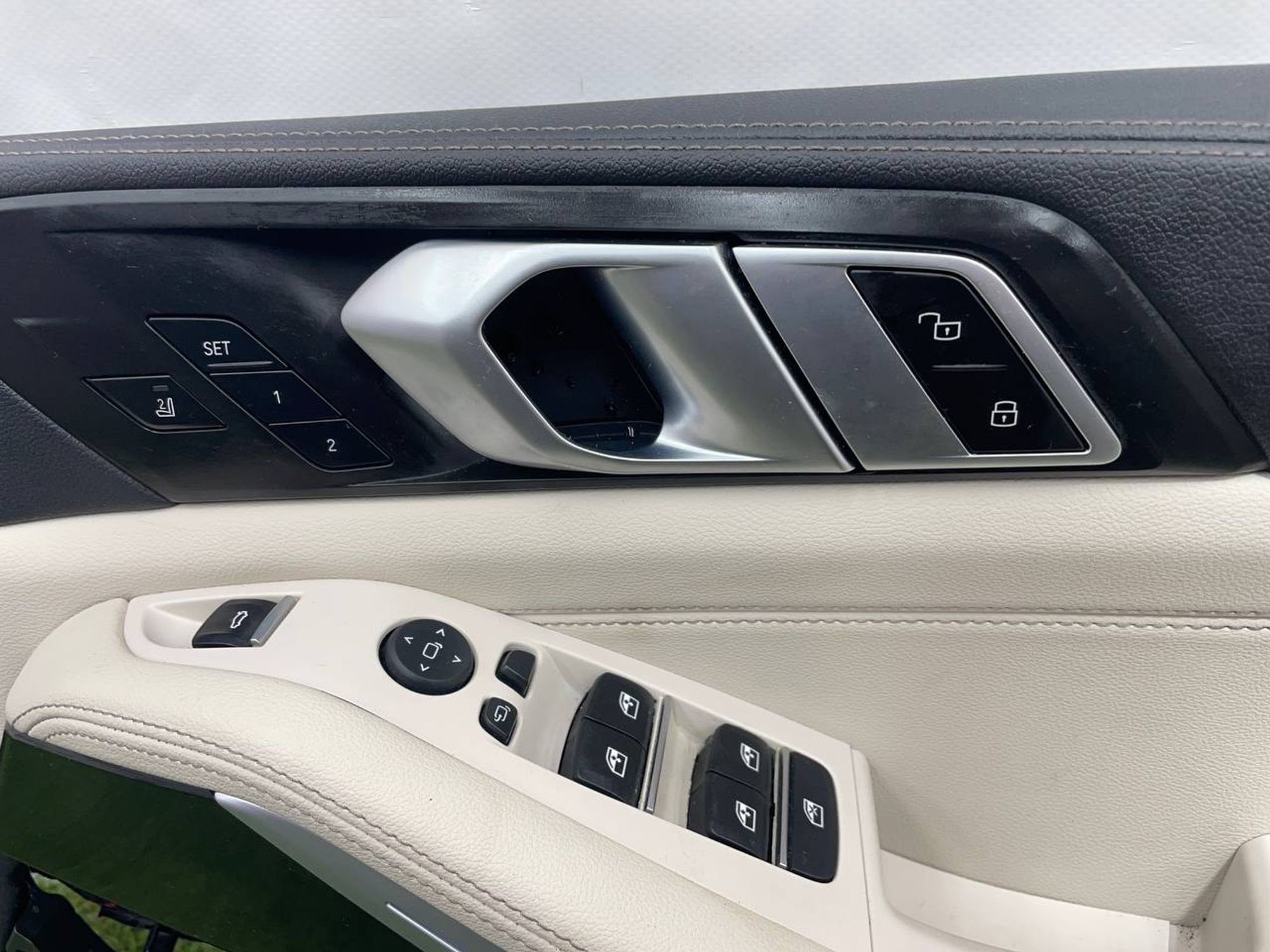 https://ycs.partsauto.market/partsauto-images/thmbs/userImages/h353NjtZg3VDP19b5HMt7LlpbQ93/part/76f0c9f2-90a8-4da7-89eb-f059fe5f5399_1710842823329.jpg