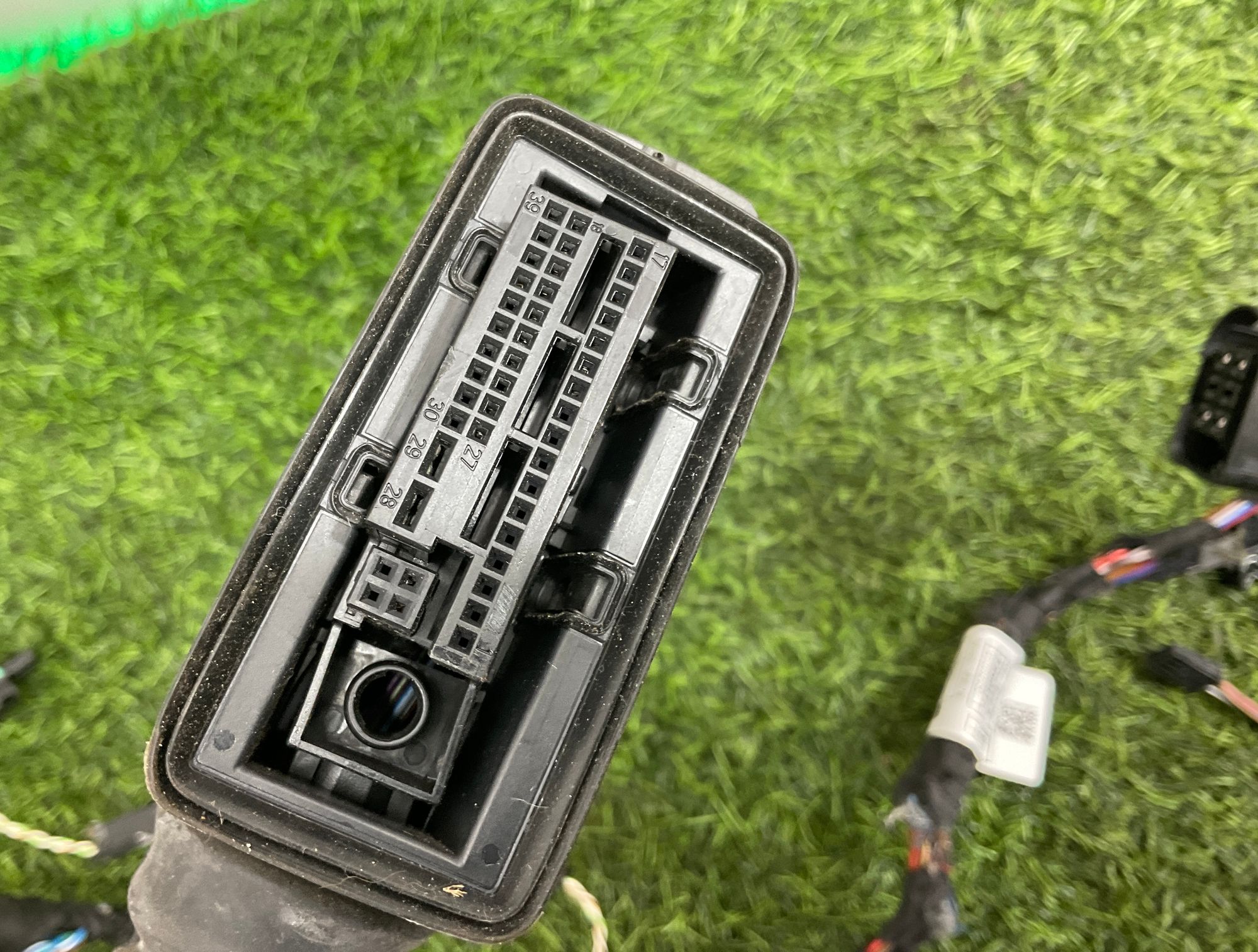 https://ycs.partsauto.market/partsauto-images/thmbs/userImages/h353NjtZg3VDP19b5HMt7LlpbQ93/part/770c735e-571f-47b2-9ff1-0c4e8d625a5e_1743430128397.jpg