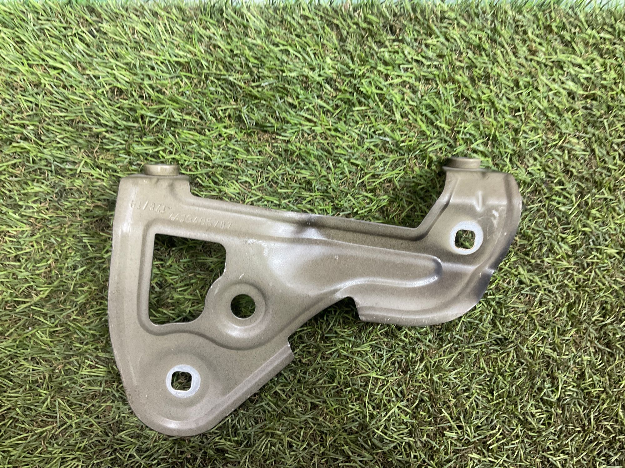 Кронштейн крыла левый BMW 3 серия, G20/G21, 2000 рублей, Москва