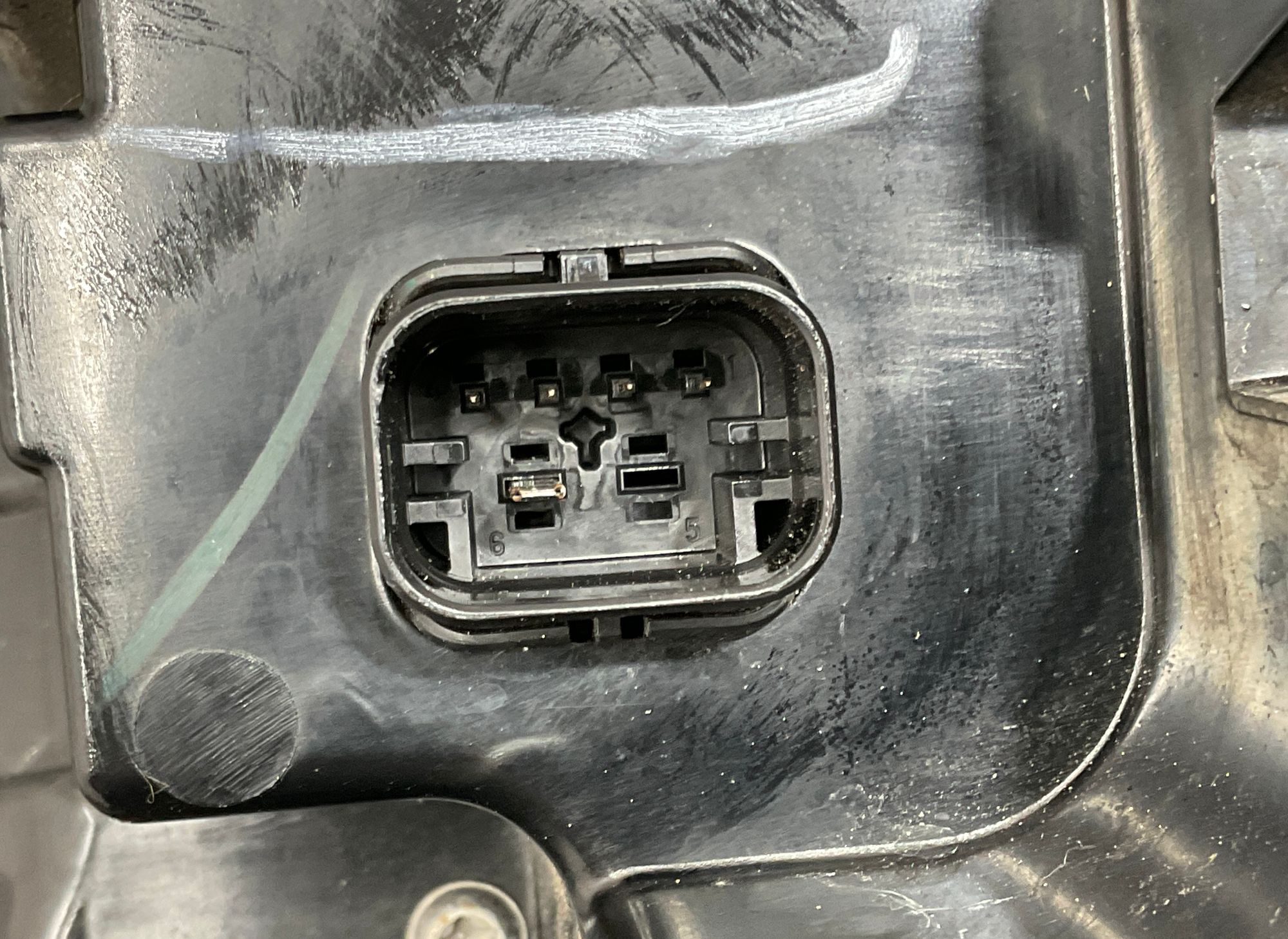 https://ycs.partsauto.market/partsauto-images/thmbs/userImages/h353NjtZg3VDP19b5HMt7LlpbQ93/part/777609fc-02dd-4c65-a5e7-2e47f9f3dfbf_1741686157236.jpg