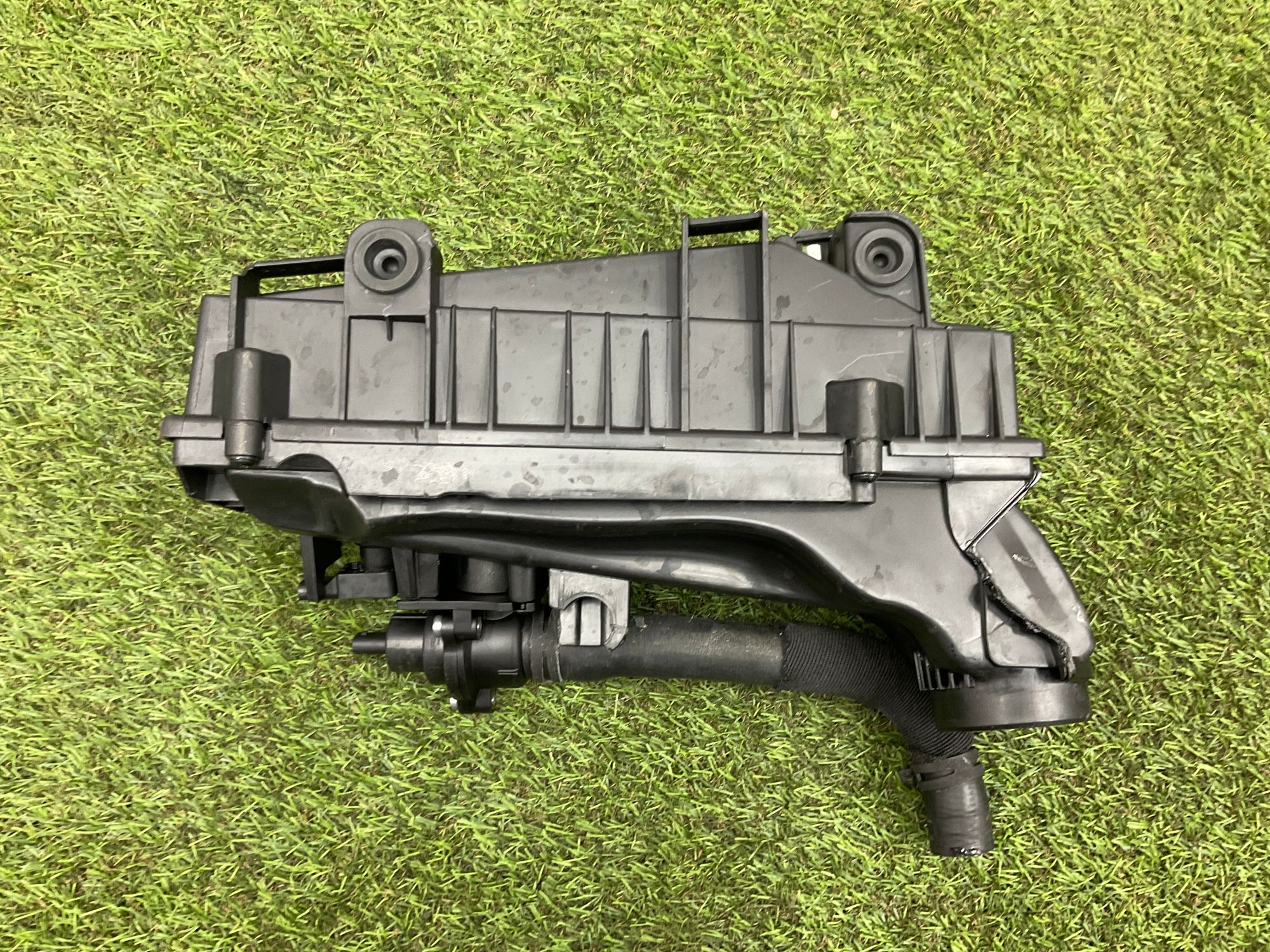 https://ycs.partsauto.market/partsauto-images/thmbs/userImages/h353NjtZg3VDP19b5HMt7LlpbQ93/part/77d7597e-39de-4443-b2a9-91f938115e5d_1749888394562.jpg