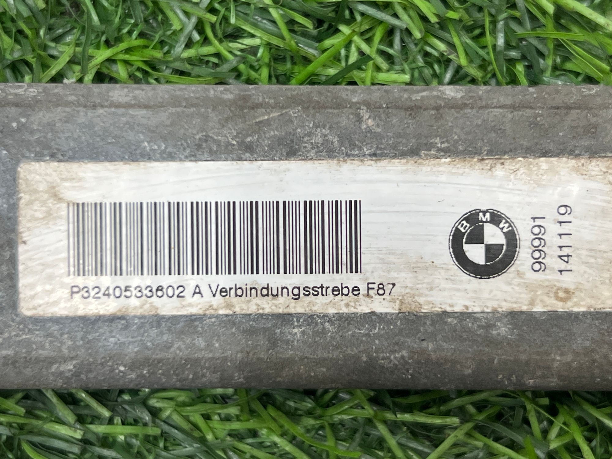 https://ycs.partsauto.market/partsauto-images/thmbs/userImages/h353NjtZg3VDP19b5HMt7LlpbQ93/part/781889de-90d2-44c3-9938-bd5af94ad2d4_1736151466803.jpg