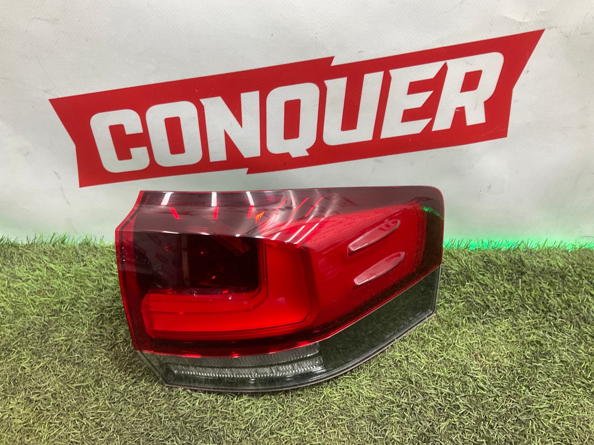 Фонарь задний правый Toyota Land Cruiser 300 (2021—2023) 2024, 30000 рублей, Москва