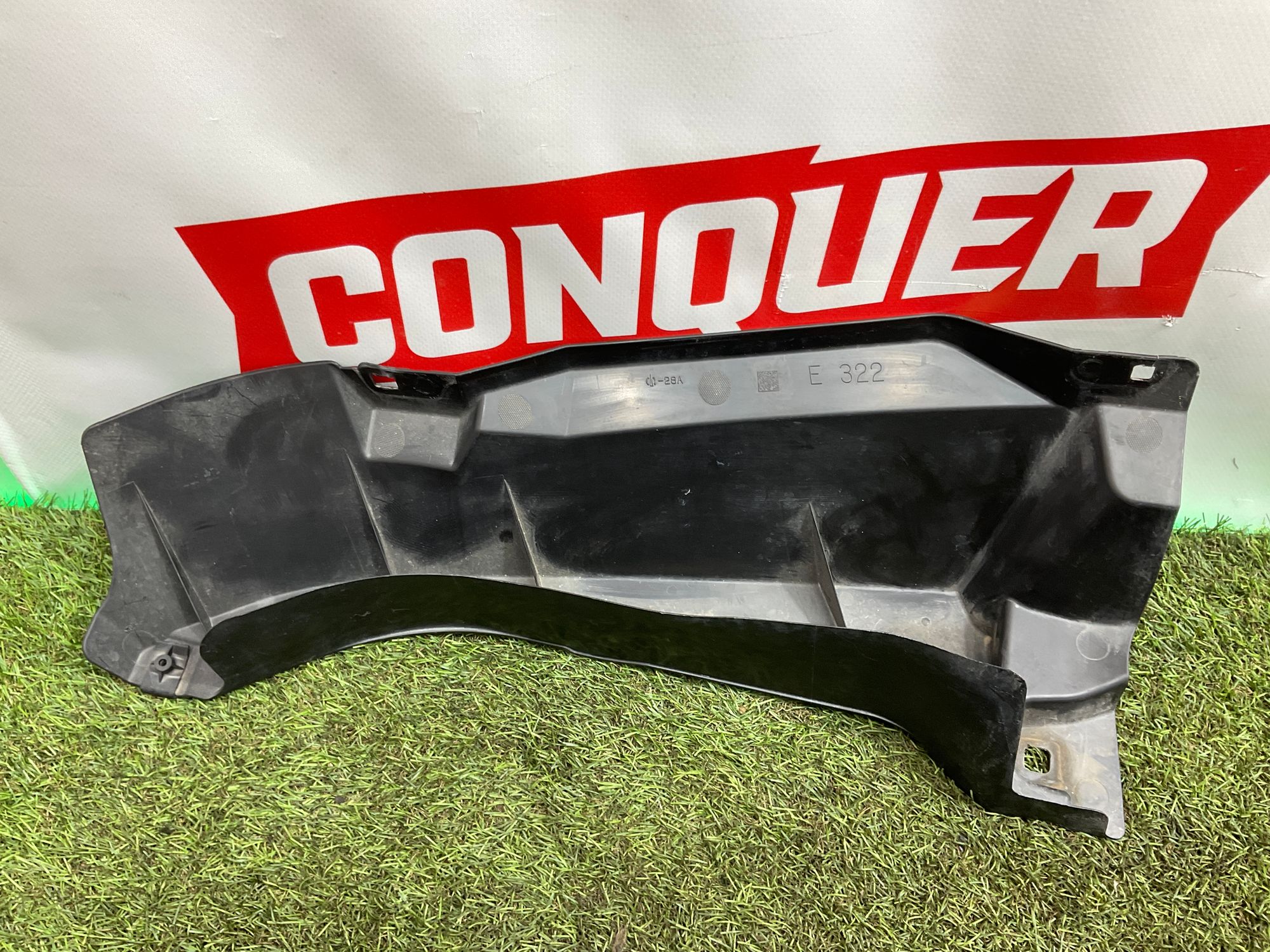 Накладка заднего бампера левая Toyota Land Cruiser 300 (2021—2023) 2022, 3000 рублей, Москва