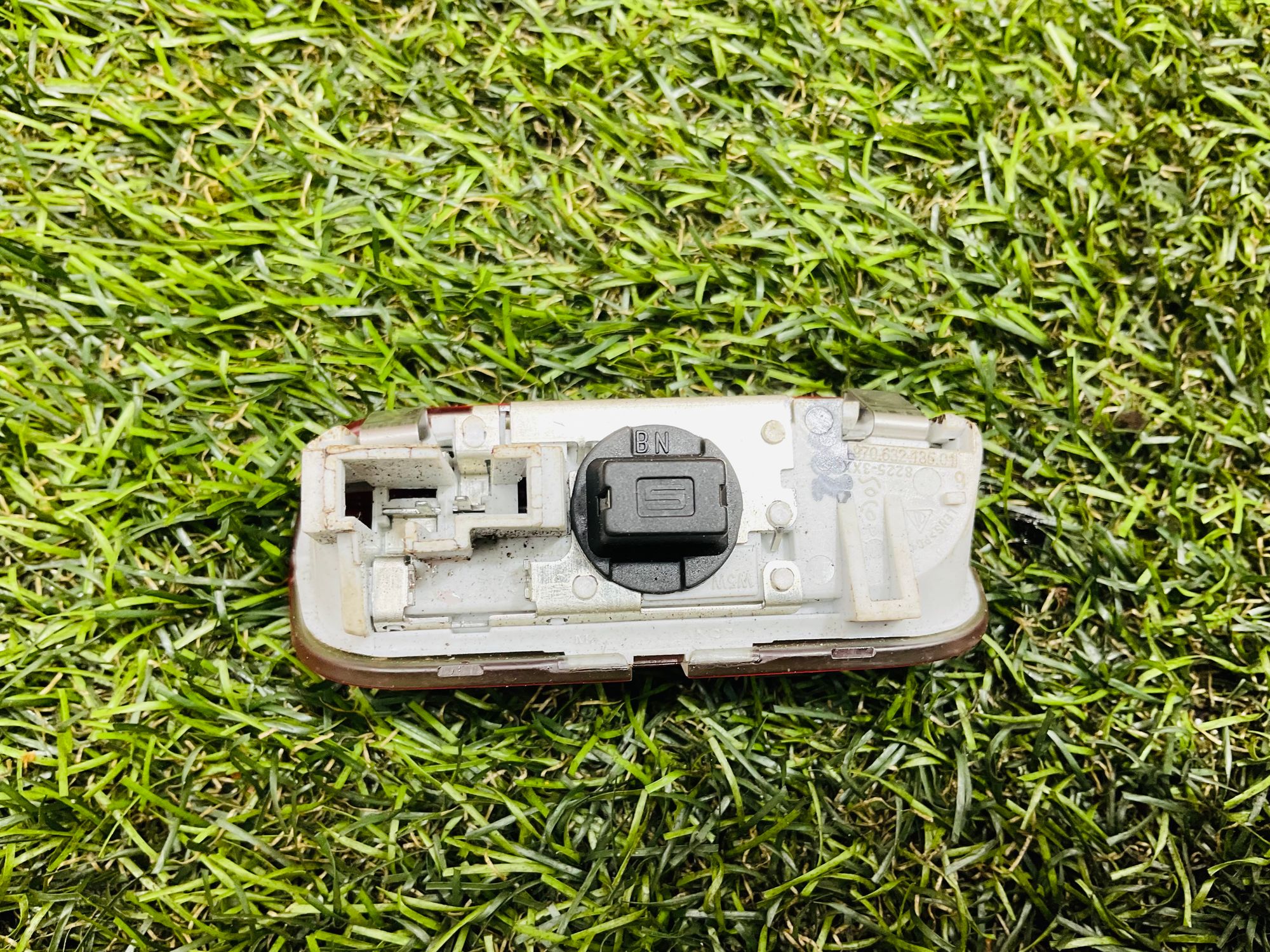 https://ycs.partsauto.market/partsauto-images/thmbs/userImages/h353NjtZg3VDP19b5HMt7LlpbQ93/part/78796cd8-3efa-406f-ab87-8321b4c67af7_1787322889835.jpg