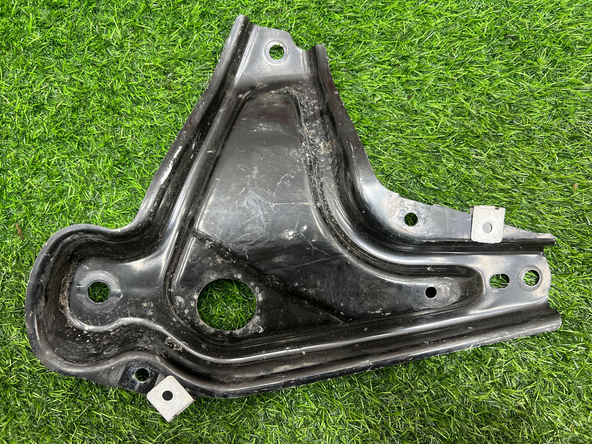 https://ycs.partsauto.market/partsauto-images/thmbs/userImages/h353NjtZg3VDP19b5HMt7LlpbQ93/part/7919e702-af2b-455a-b741-4c5874781492_1734162210119.jpg