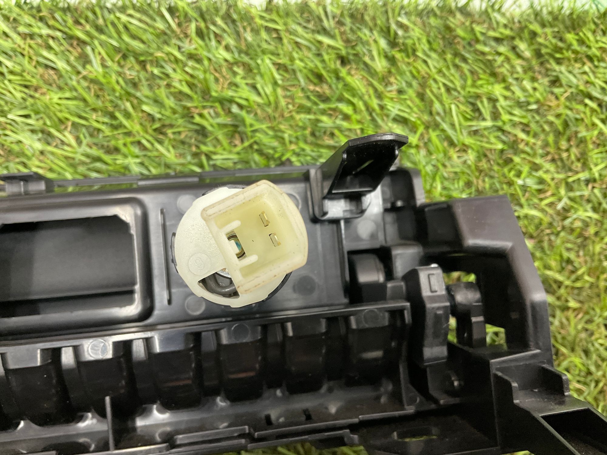 https://ycs.partsauto.market/partsauto-images/thmbs/userImages/h353NjtZg3VDP19b5HMt7LlpbQ93/part/7927d03a-1b46-46f6-813b-86258491da48_1780055418928.jpg