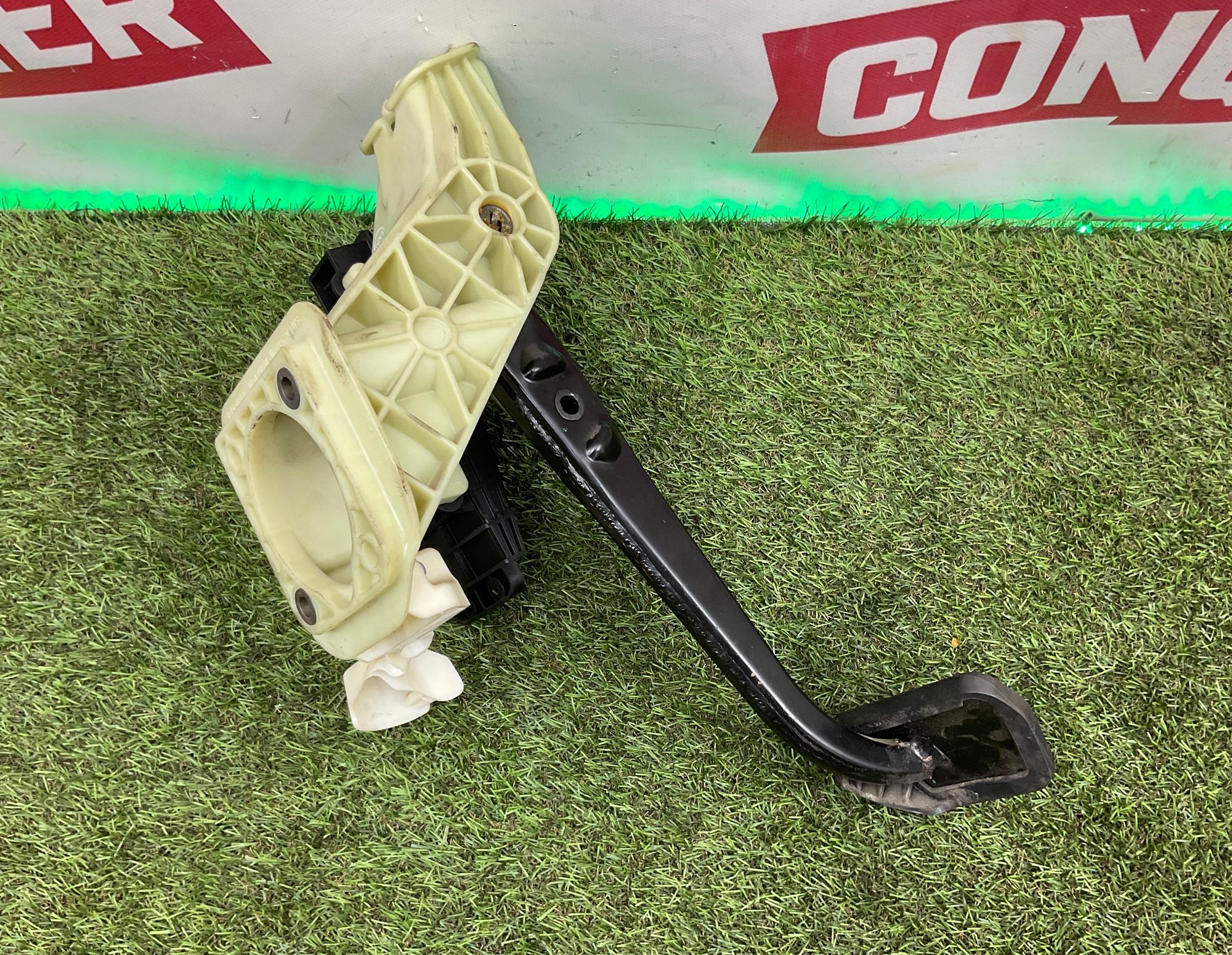 Педаль тормоза BMW 5 серия, F10/F11/F07 рестайлинг, 1000 рублей, Москва