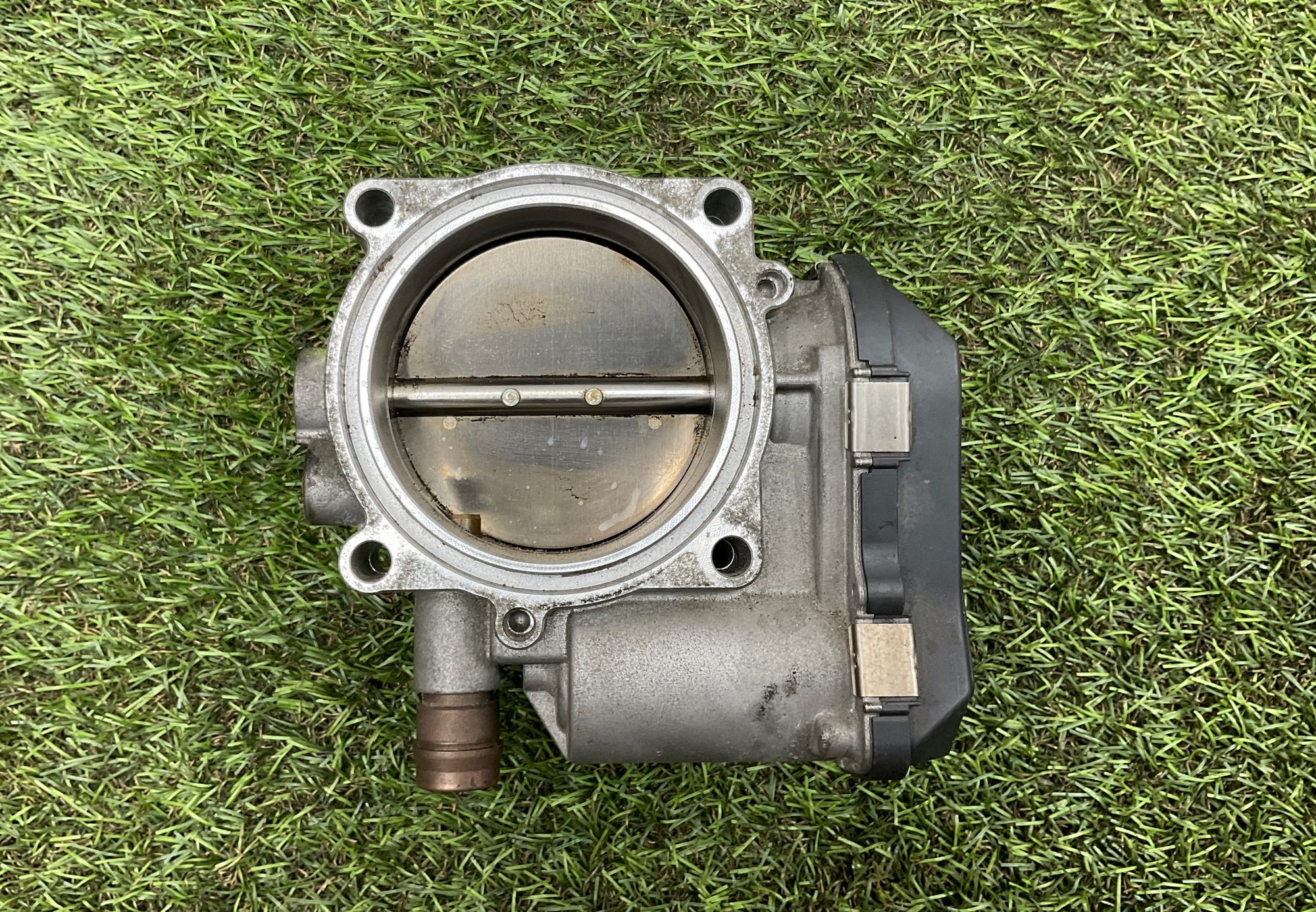 Дроссельная заслонка BMW 5 серия, F10/F11/F07 рестайлинг, 2000 рублей, Москва