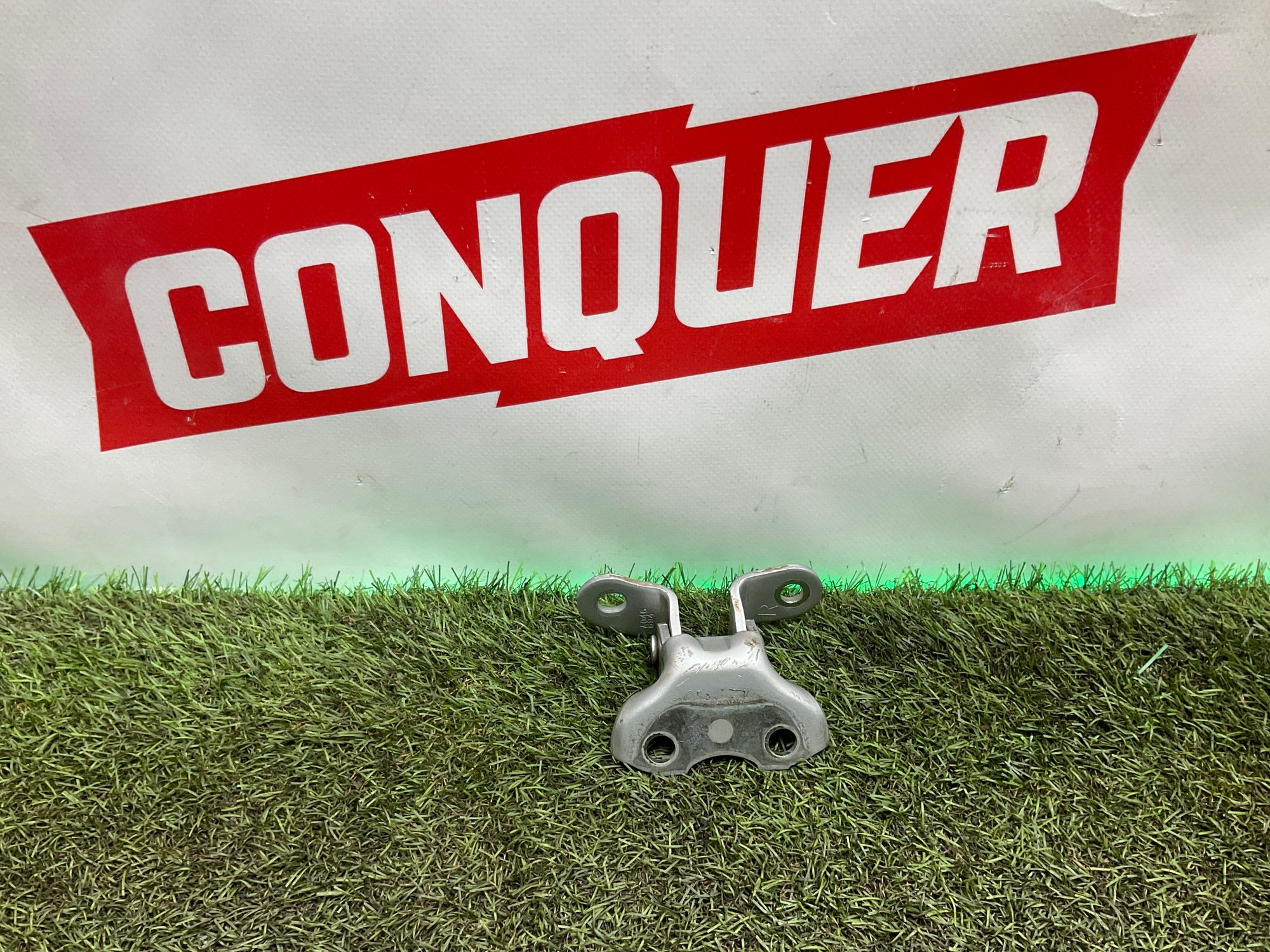 Петля двери правой передней Toyota Land Cruiser 200 рестайлинг 2 (2015—2023) 2017, 2000 рублей, Москва