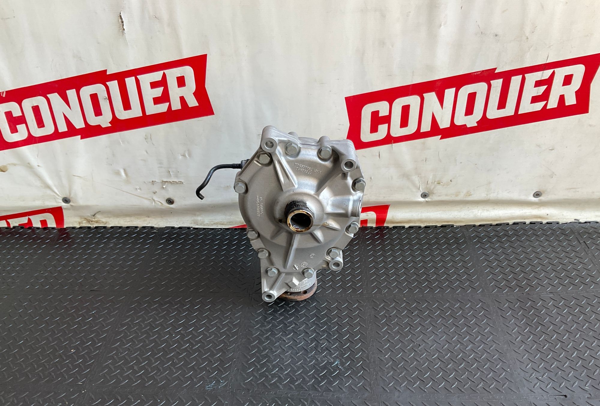 https://ycs.partsauto.market/partsauto-images/thmbs/userImages/h353NjtZg3VDP19b5HMt7LlpbQ93/part/7a4360b9-8b5d-45b7-93eb-71bbe9ae1b6d_1745566358623.jpg