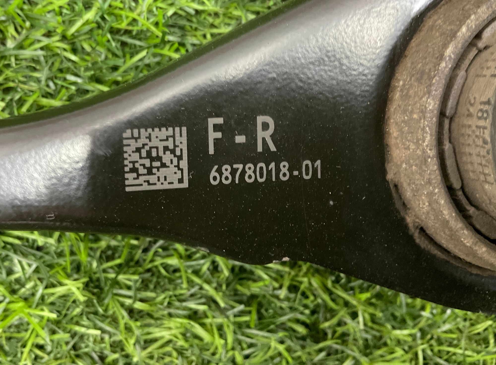 https://ycs.partsauto.market/partsauto-images/thmbs/userImages/h353NjtZg3VDP19b5HMt7LlpbQ93/part/7a4d5ec0-b9fe-4b27-ac2c-e88deaa1c5e1_1743512868406.jpg