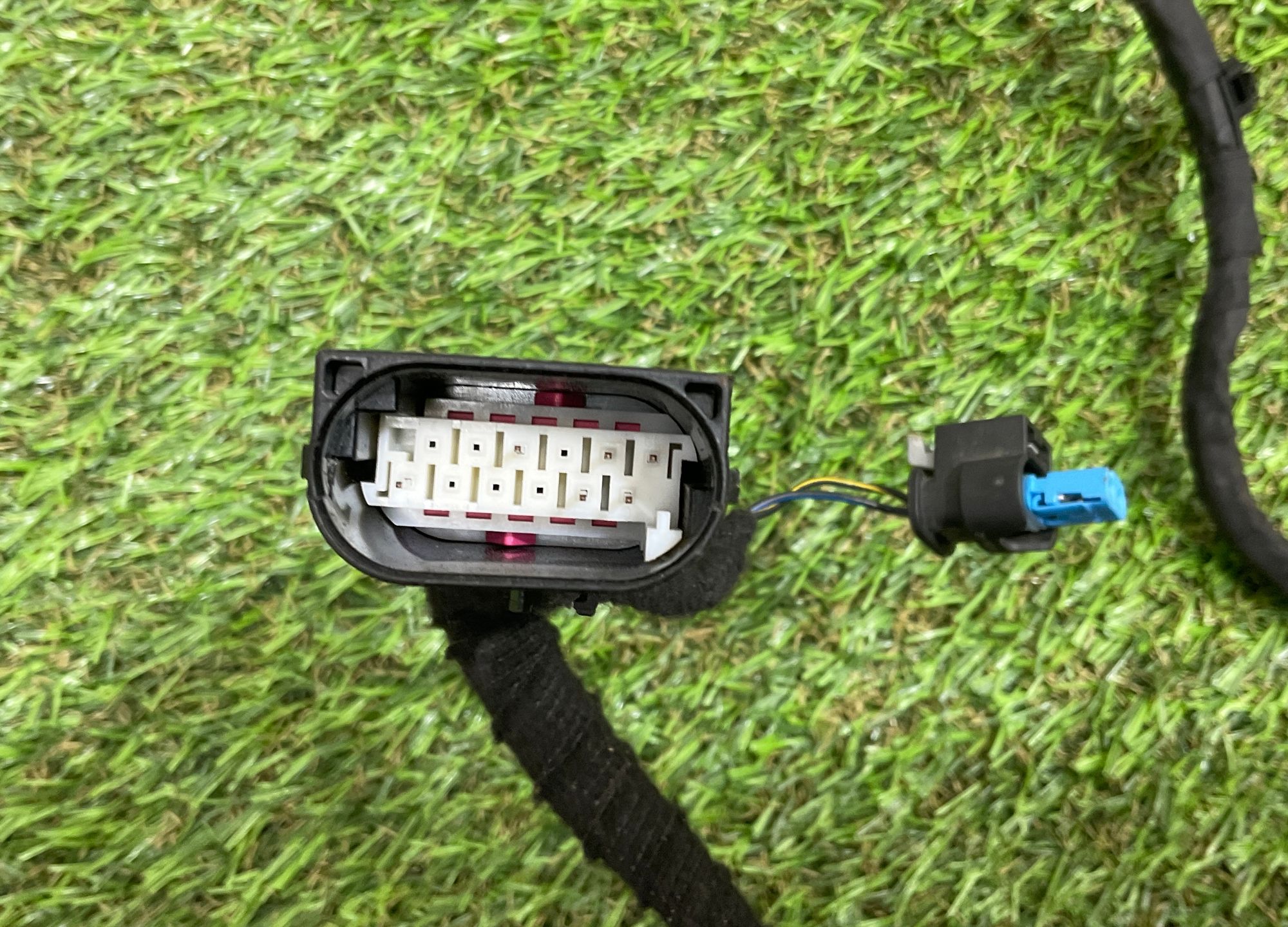 https://ycs.partsauto.market/partsauto-images/thmbs/userImages/h353NjtZg3VDP19b5HMt7LlpbQ93/part/7a8dbb09-4442-460d-b08c-21c47f60eb77_1746692771134.jpg