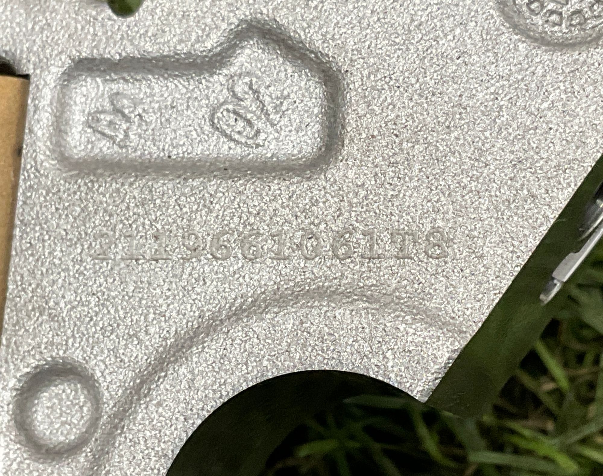 Крепление эксцентрикового вала B58 новый оригинал, 1000 рублей, Москва