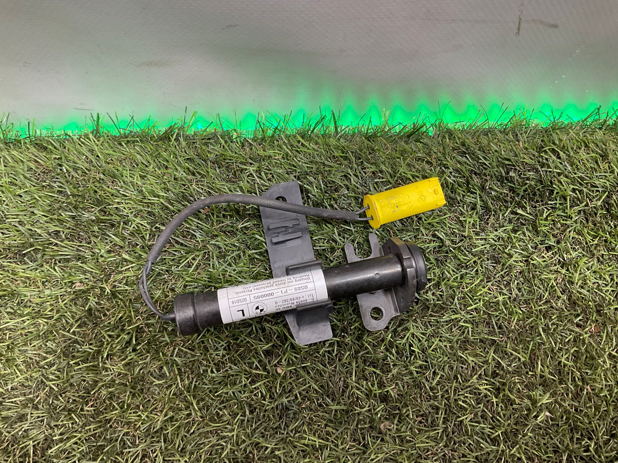 Пирапатрон левый петли капота BMW 3 серия, G20/G21 2022, 10000 рублей, Москва