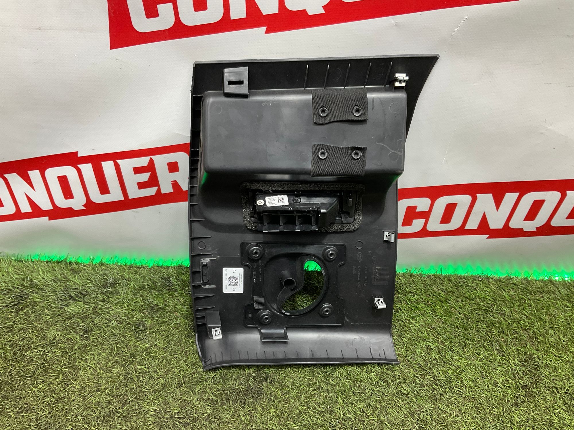 Накладка задней стойки салона левая Land Rover Defender II L663 2022, 6000 рублей, Москва