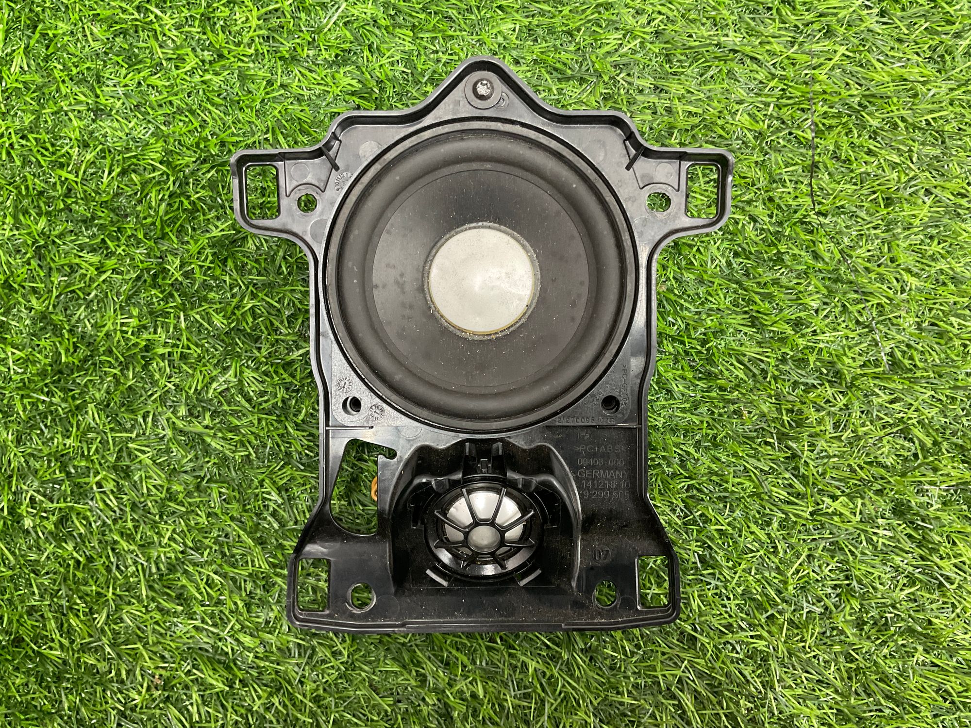 https://ycs.partsauto.market/partsauto-images/thmbs/userImages/h353NjtZg3VDP19b5HMt7LlpbQ93/part/7bc26e51-7eea-40c1-bc39-dd4cdf441708_1736758458365.jpg