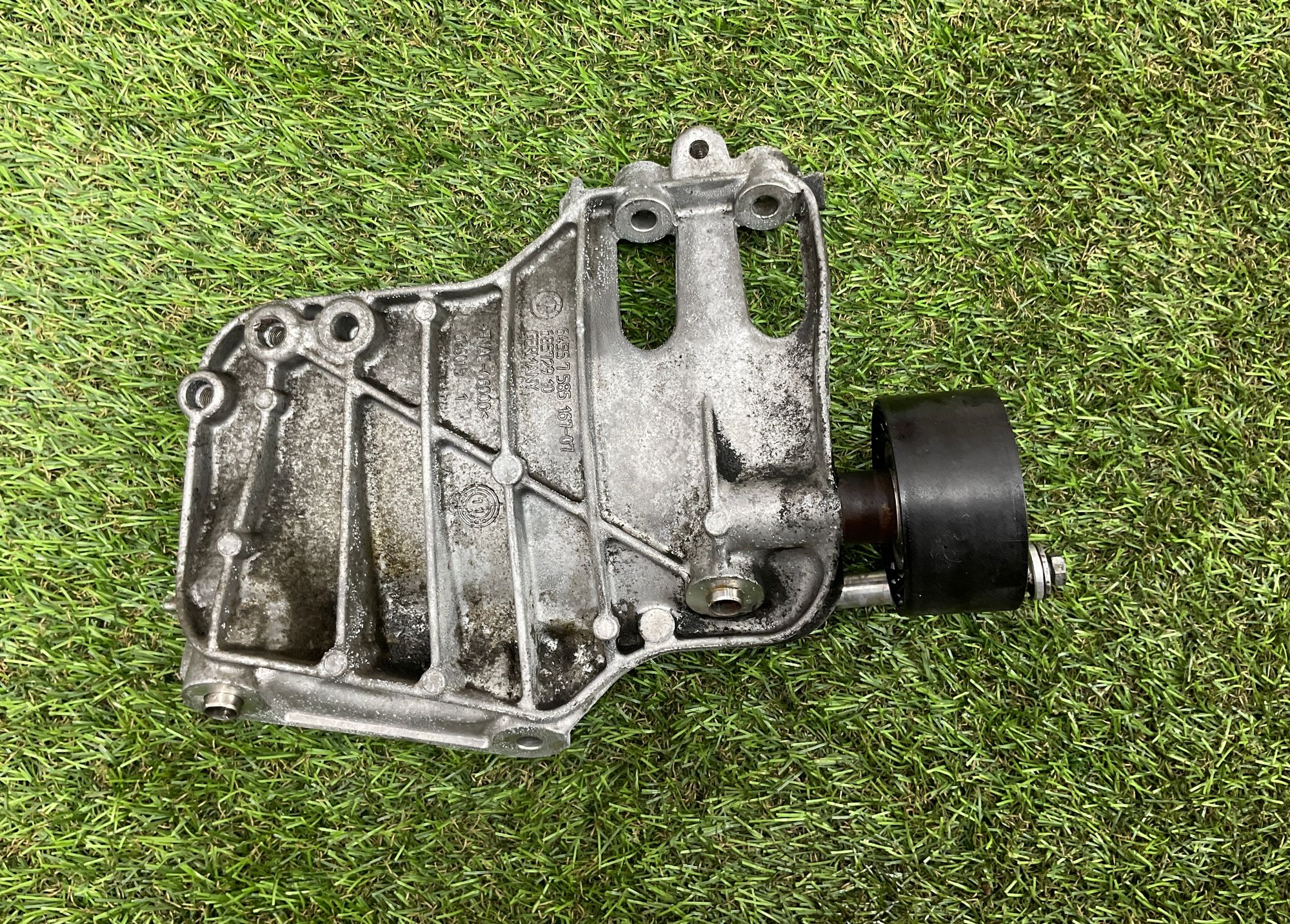 Кронштейн компрессора кондиционера BMW X5, F15, 1000 рублей, Москва