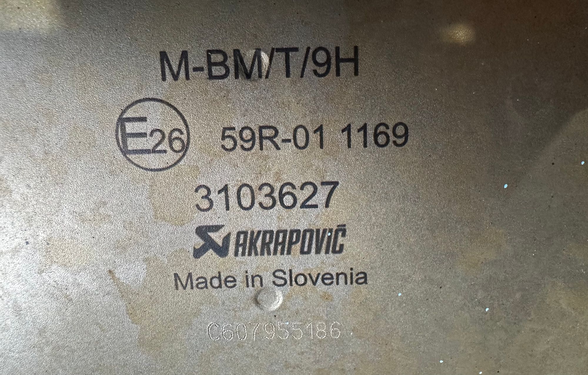 https://ycs.partsauto.market/partsauto-images/thmbs/userImages/h353NjtZg3VDP19b5HMt7LlpbQ93/part/7d6aa75c-7b83-4e3d-8535-a87ad889ae5b_1745851212997.jpg