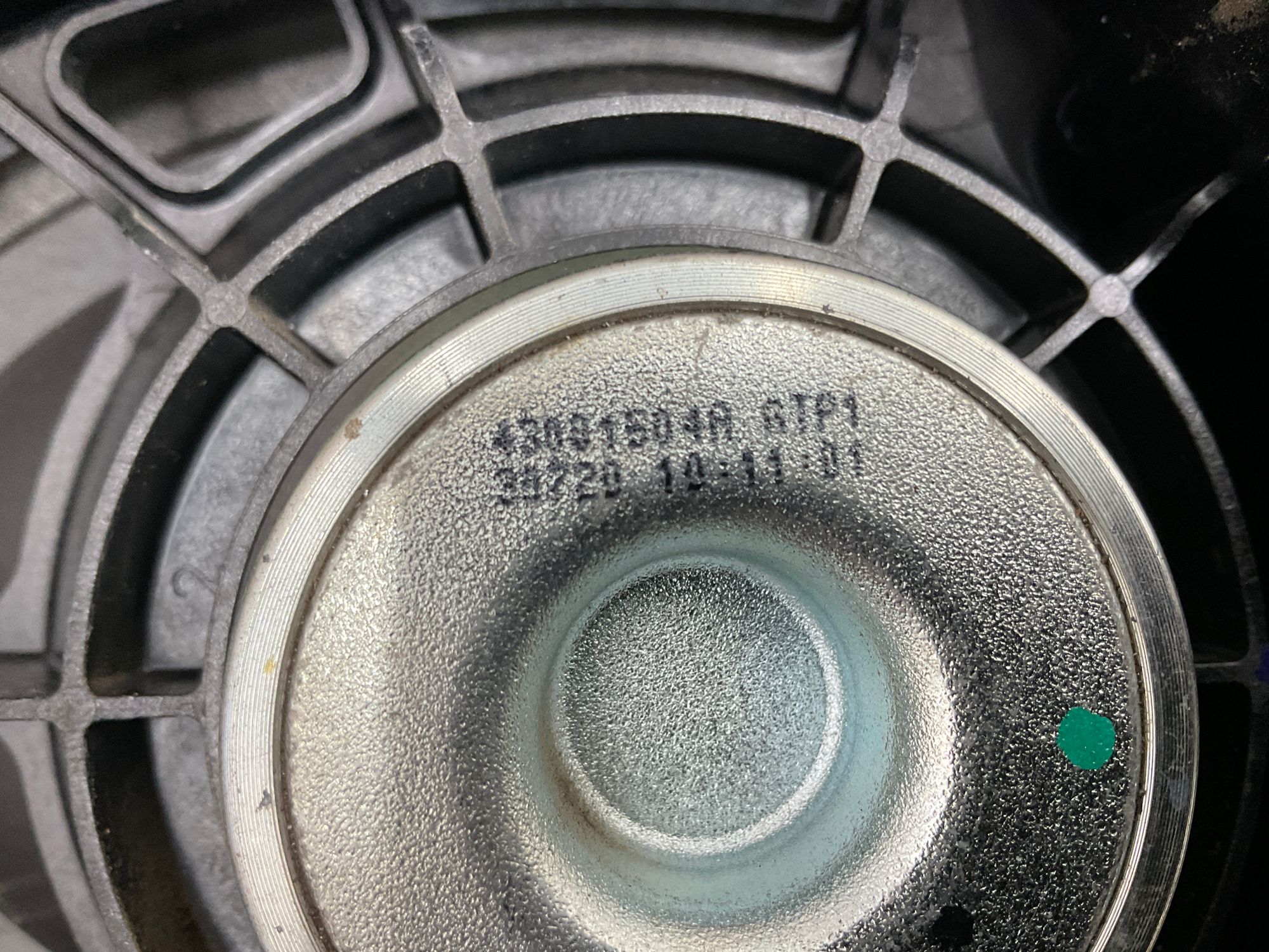 https://ycs.partsauto.market/partsauto-images/thmbs/userImages/h353NjtZg3VDP19b5HMt7LlpbQ93/part/7d7313c9-44db-4c68-9af3-952c25ecf2c8_1738742333884.jpg
