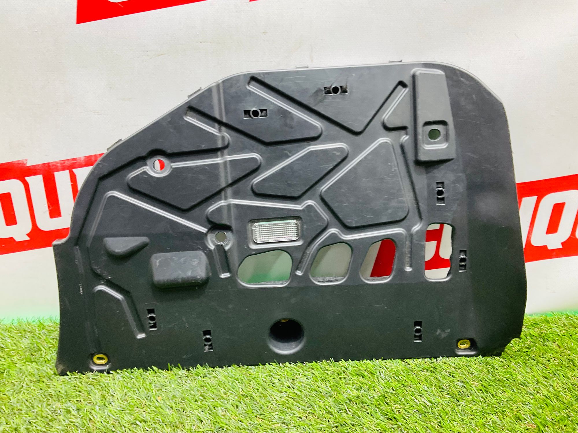 https://ycs.partsauto.market/partsauto-images/thmbs/userImages/h353NjtZg3VDP19b5HMt7LlpbQ93/part/7d9a8b4b-ce88-4d36-9a13-e50d01f27920_1785935779487.jpg