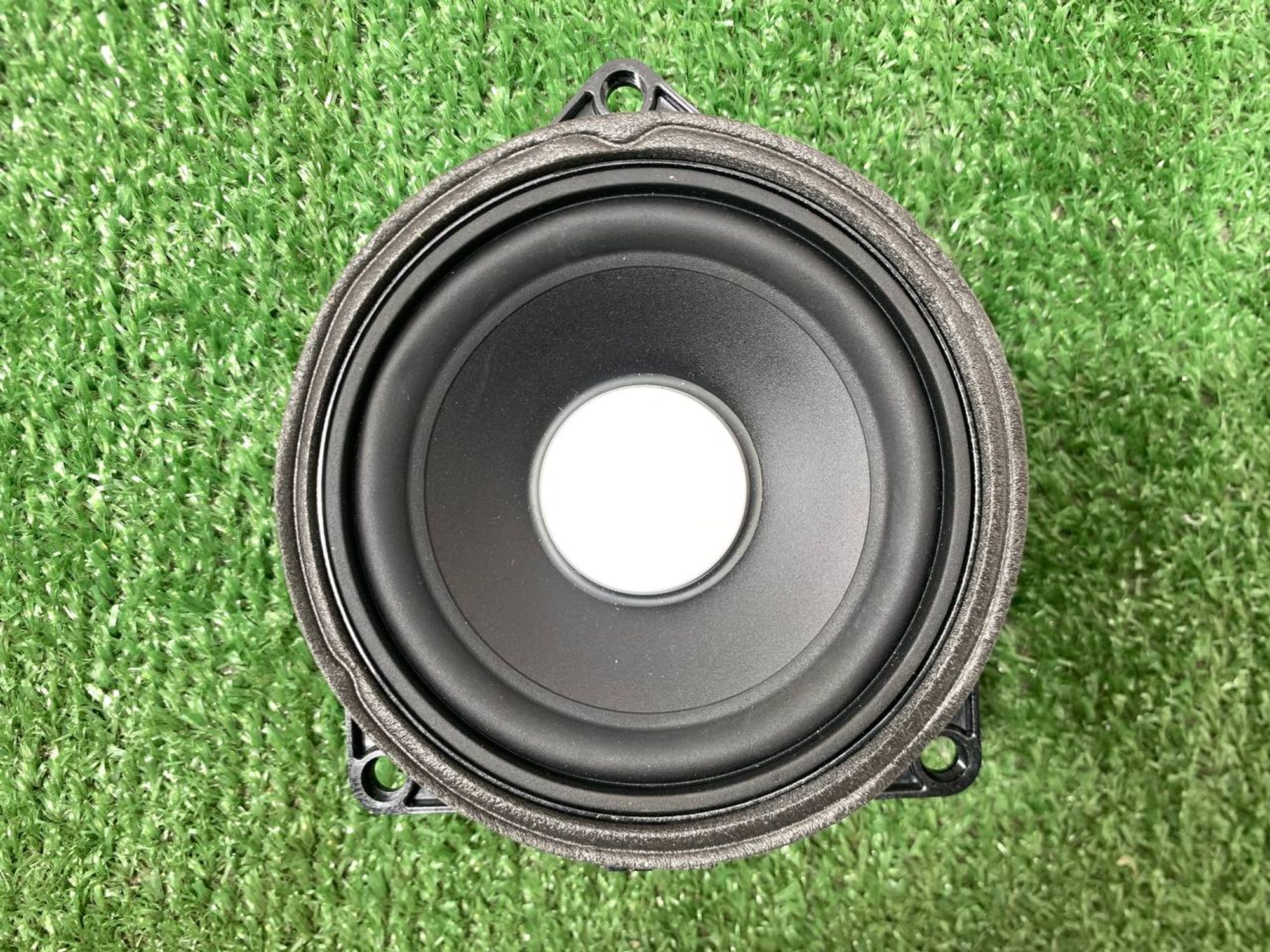 https://ycs.partsauto.market/partsauto-images/thmbs/userImages/h353NjtZg3VDP19b5HMt7LlpbQ93/part/7dc7d161-06fc-4d09-88a1-f5444a95d6b5_1729172451907.jpg