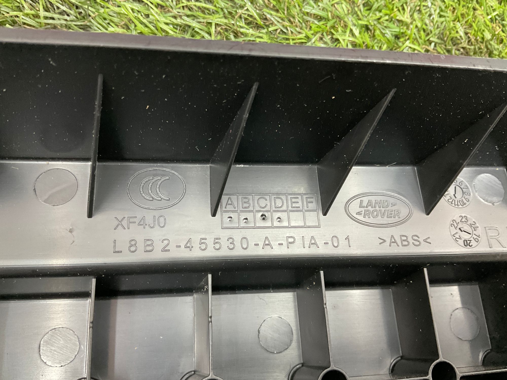 Накладка багажника нижняя правая Land Rover Defender II L663 2022, 2500 рублей, Москва