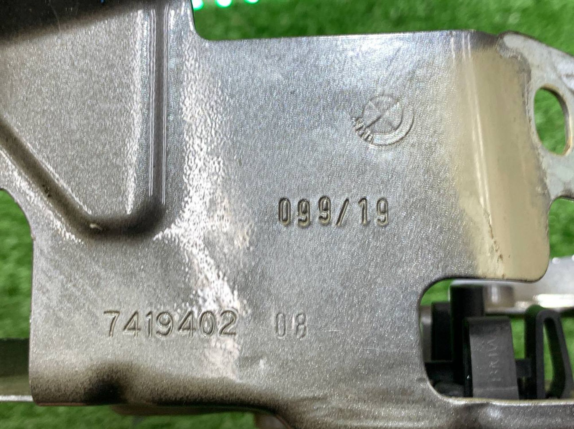 https://ycs.partsauto.market/partsauto-images/thmbs/userImages/h353NjtZg3VDP19b5HMt7LlpbQ93/part/7ebde588-e837-43ea-acfb-8ec3230d2887_1720169421406.jpg