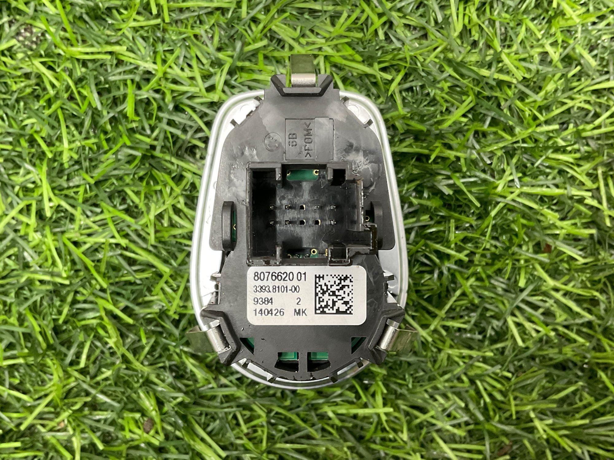 https://ycs.partsauto.market/partsauto-images/thmbs/userImages/h353NjtZg3VDP19b5HMt7LlpbQ93/part/7edc3ccf-8dab-4ee4-a57e-a966a82fb90b_1736347102675.jpg