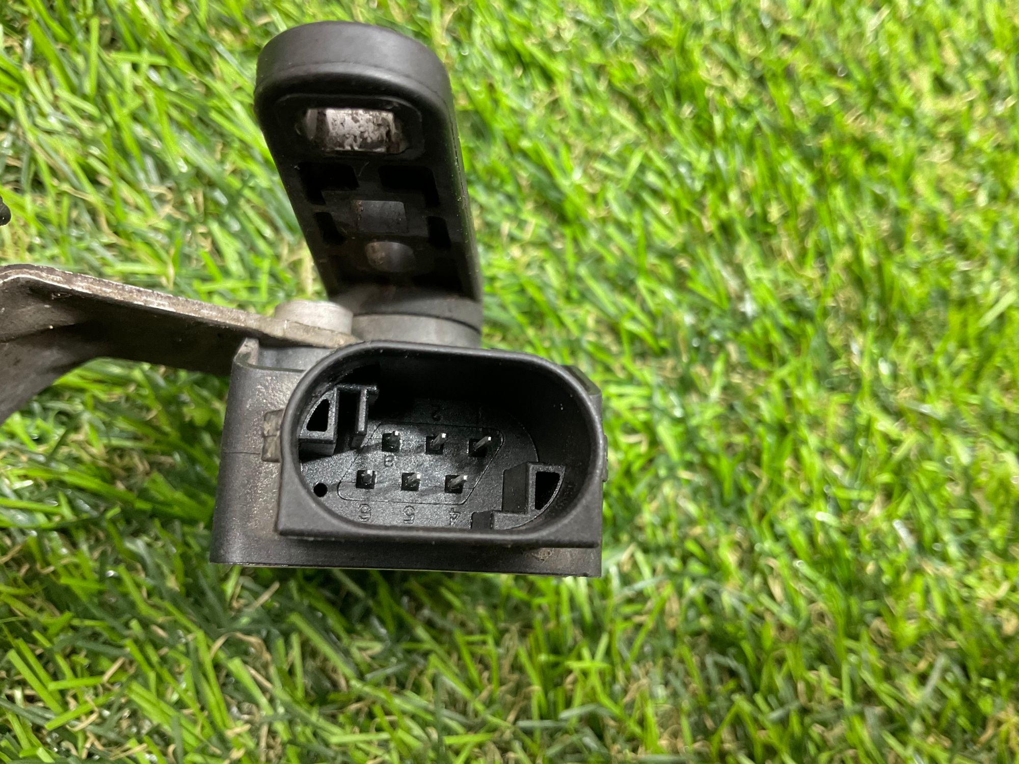 https://ycs.partsauto.market/partsauto-images/thmbs/userImages/h353NjtZg3VDP19b5HMt7LlpbQ93/part/7ee714f1-7a74-4163-930b-a0c87c31356b_1781517627825.jpg