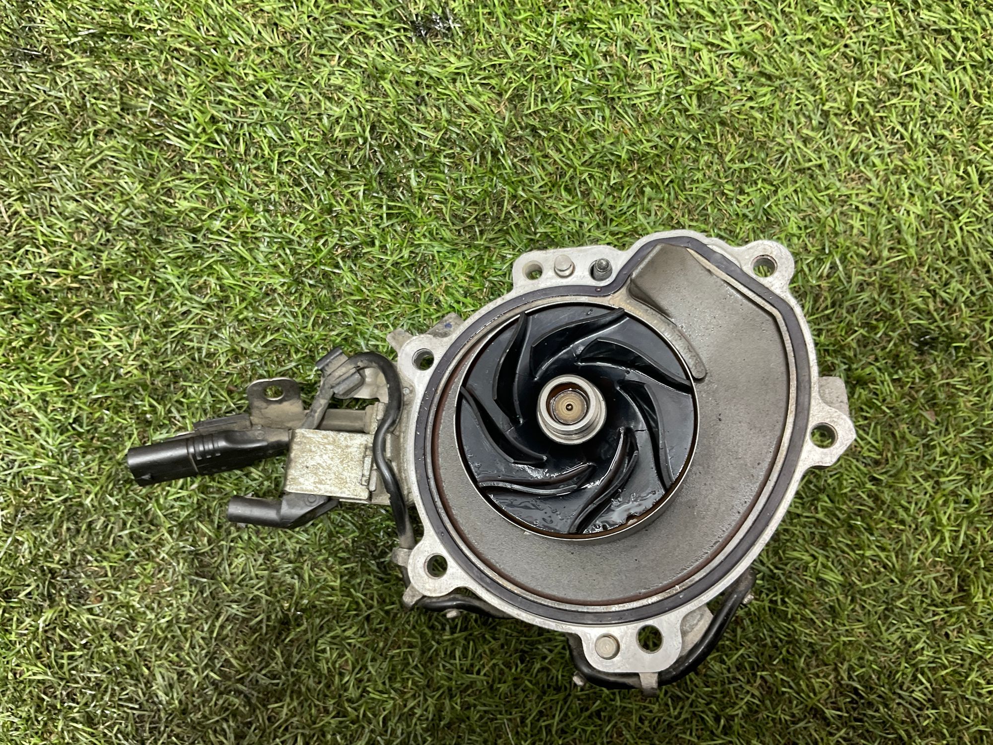 Помпа охлаждения 2.0 AJ200 Land Rover Defender II L663 2022, 7000 рублей, Москва