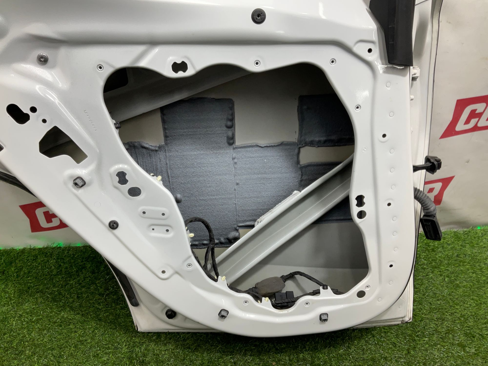 https://ycs.partsauto.market/partsauto-images/thmbs/userImages/h353NjtZg3VDP19b5HMt7LlpbQ93/part/7f528f8b-9edd-4ef6-9db6-91ae7ada3766_1737125205003.jpg