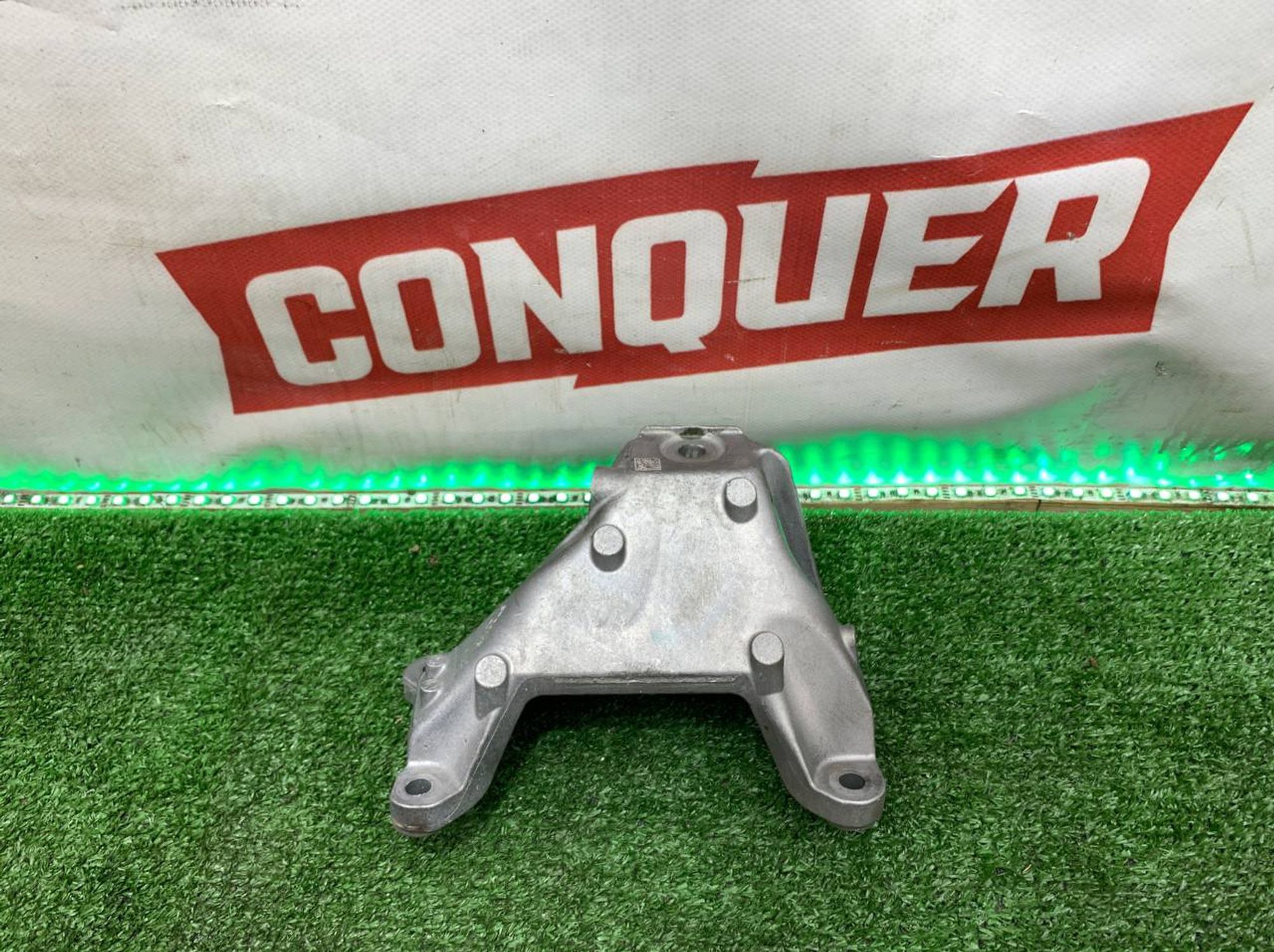 https://ycs.partsauto.market/partsauto-images/thmbs/userImages/h353NjtZg3VDP19b5HMt7LlpbQ93/part/7f95cf79-662b-48ea-b28f-faeb598854db_1720696833160.jpg