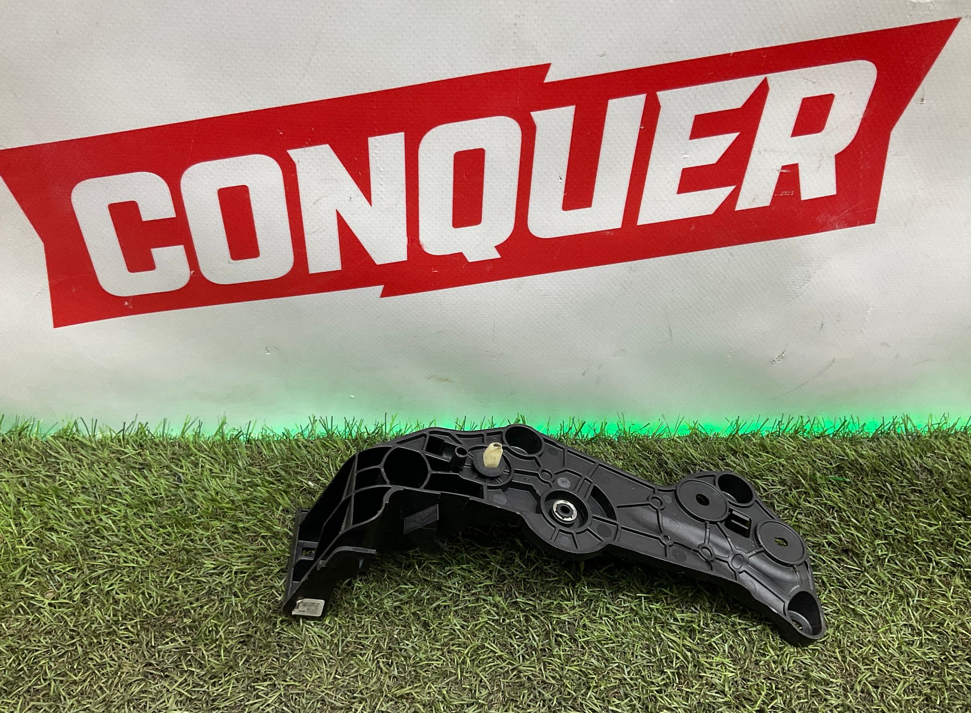 Кронштейн капота BMW M8, F91/F92/F93 2019, 1000 рублей, Москва