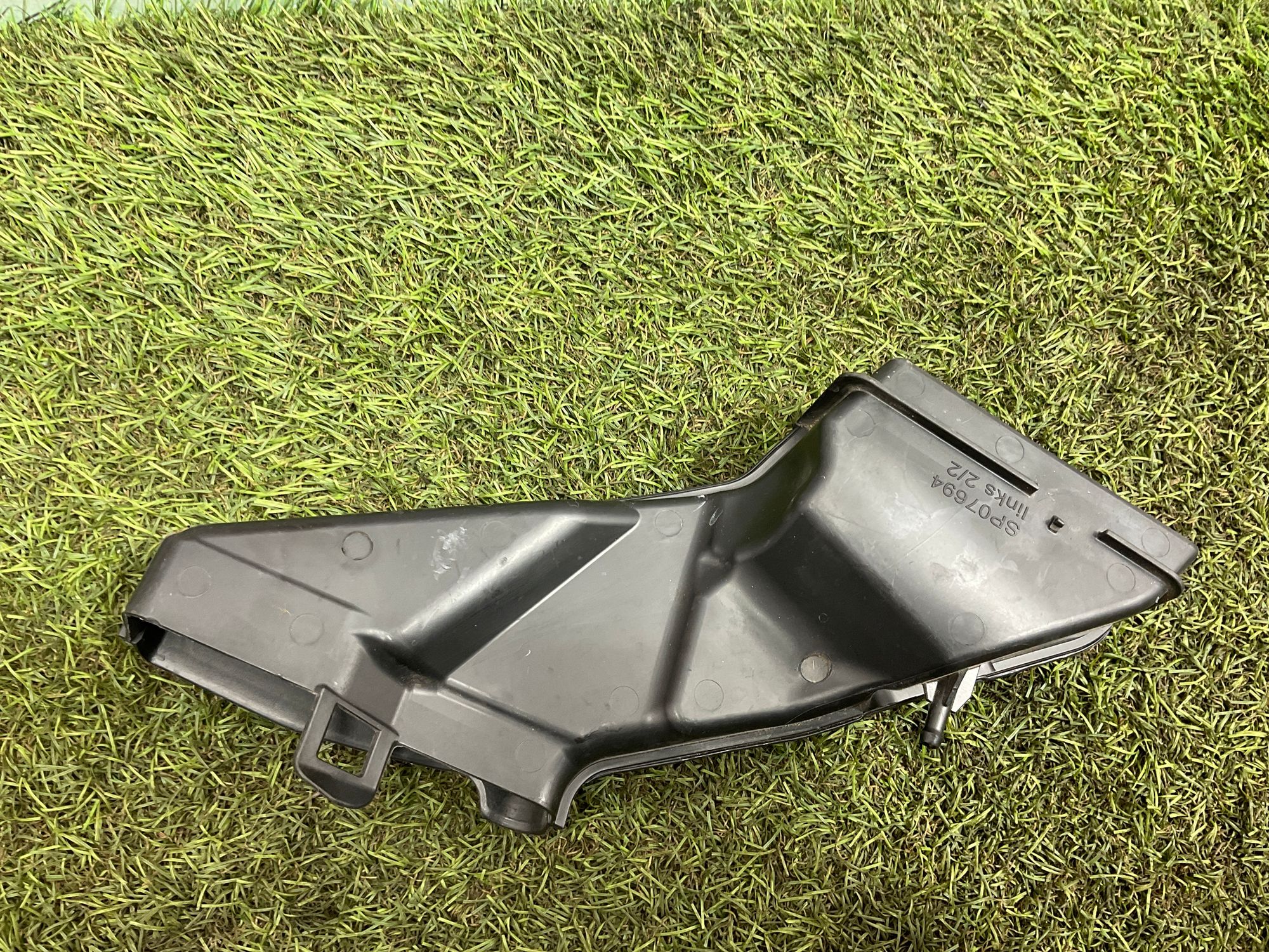 Водосток капота левый BMW M8, F91/F92/F93 2019, 1000 рублей, Москва