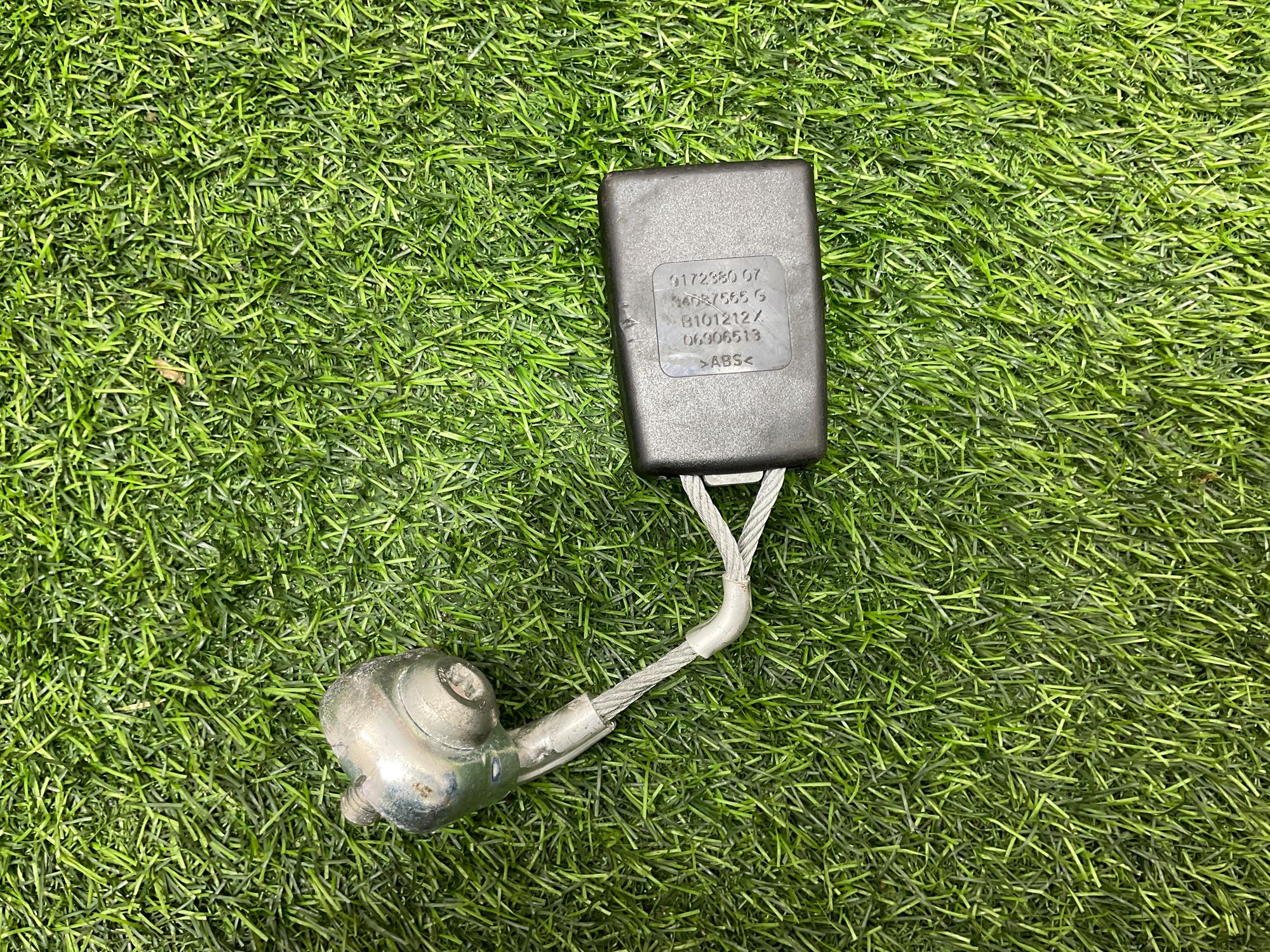 Замок ремня безопасности задний правый BMW 6 F06, 1000 рублей, Москва