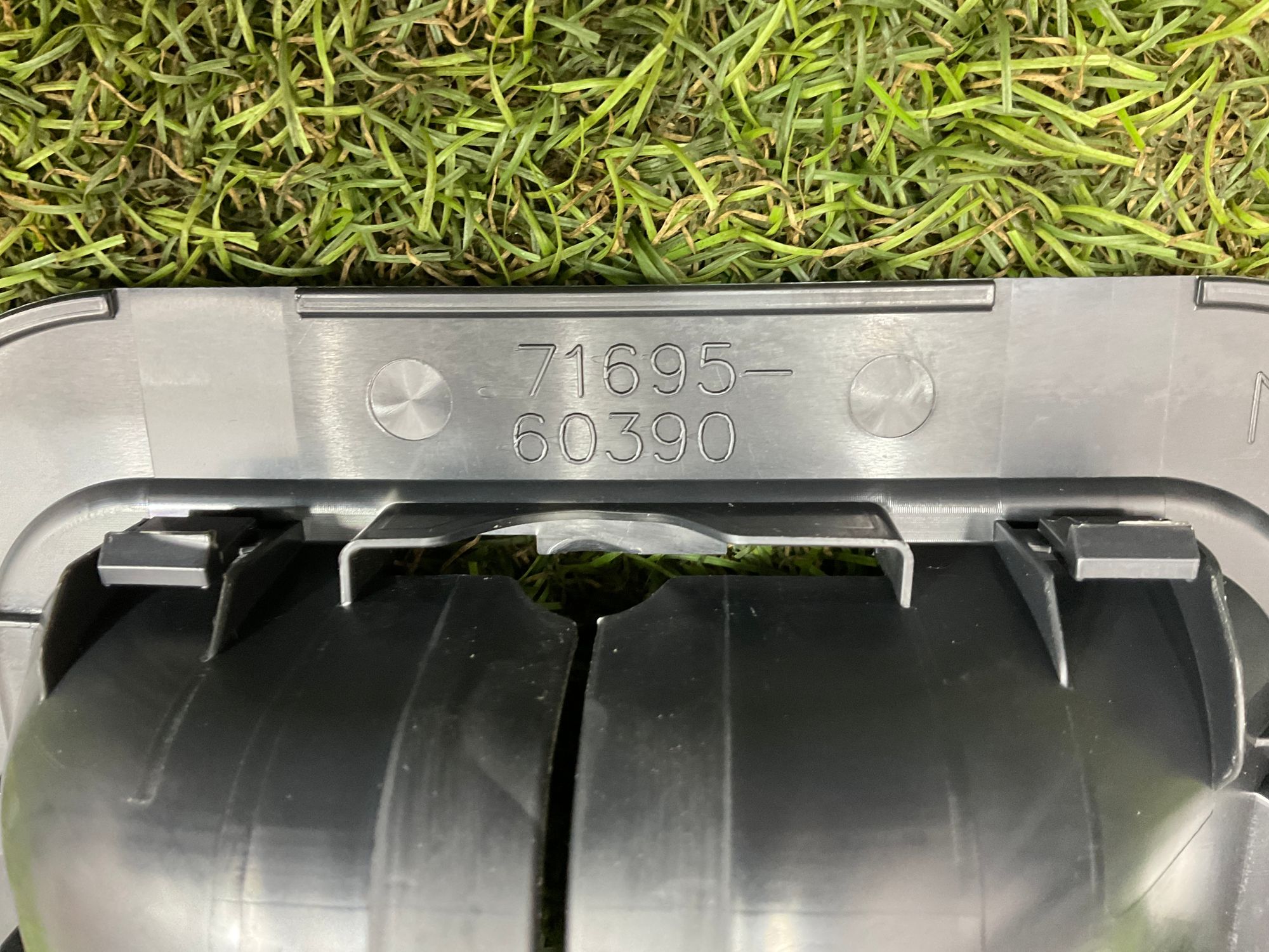 https://ycs.partsauto.market/partsauto-images/thmbs/userImages/h353NjtZg3VDP19b5HMt7LlpbQ93/part/80dbe7ac-9ba1-4045-a79d-6eb1a610c171_1780057822430.jpg