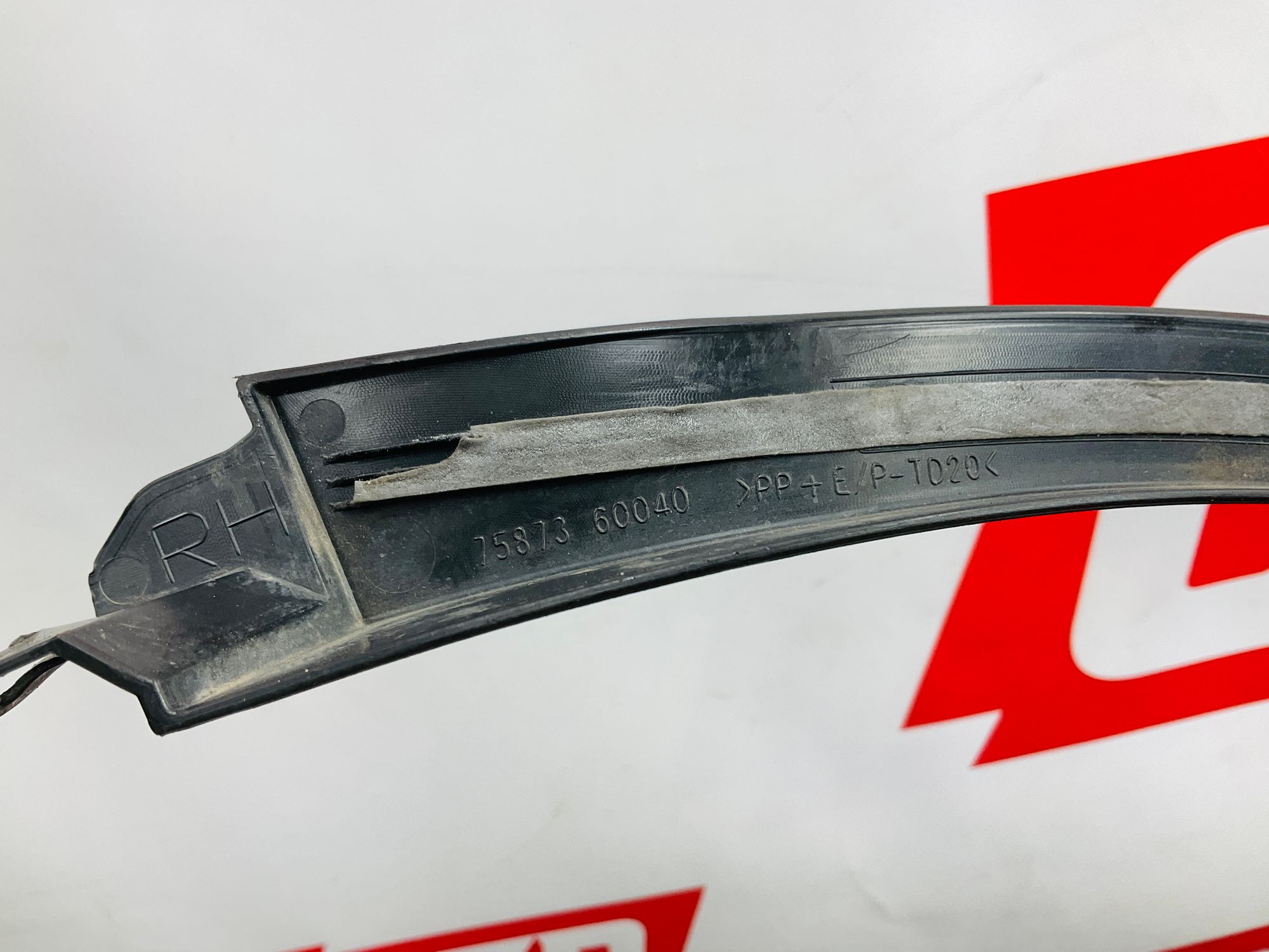 https://ycs.partsauto.market/partsauto-images/thmbs/userImages/h353NjtZg3VDP19b5HMt7LlpbQ93/part/811c2494-7b18-4be5-98c4-c7cfecec0270_1780053934969.jpg