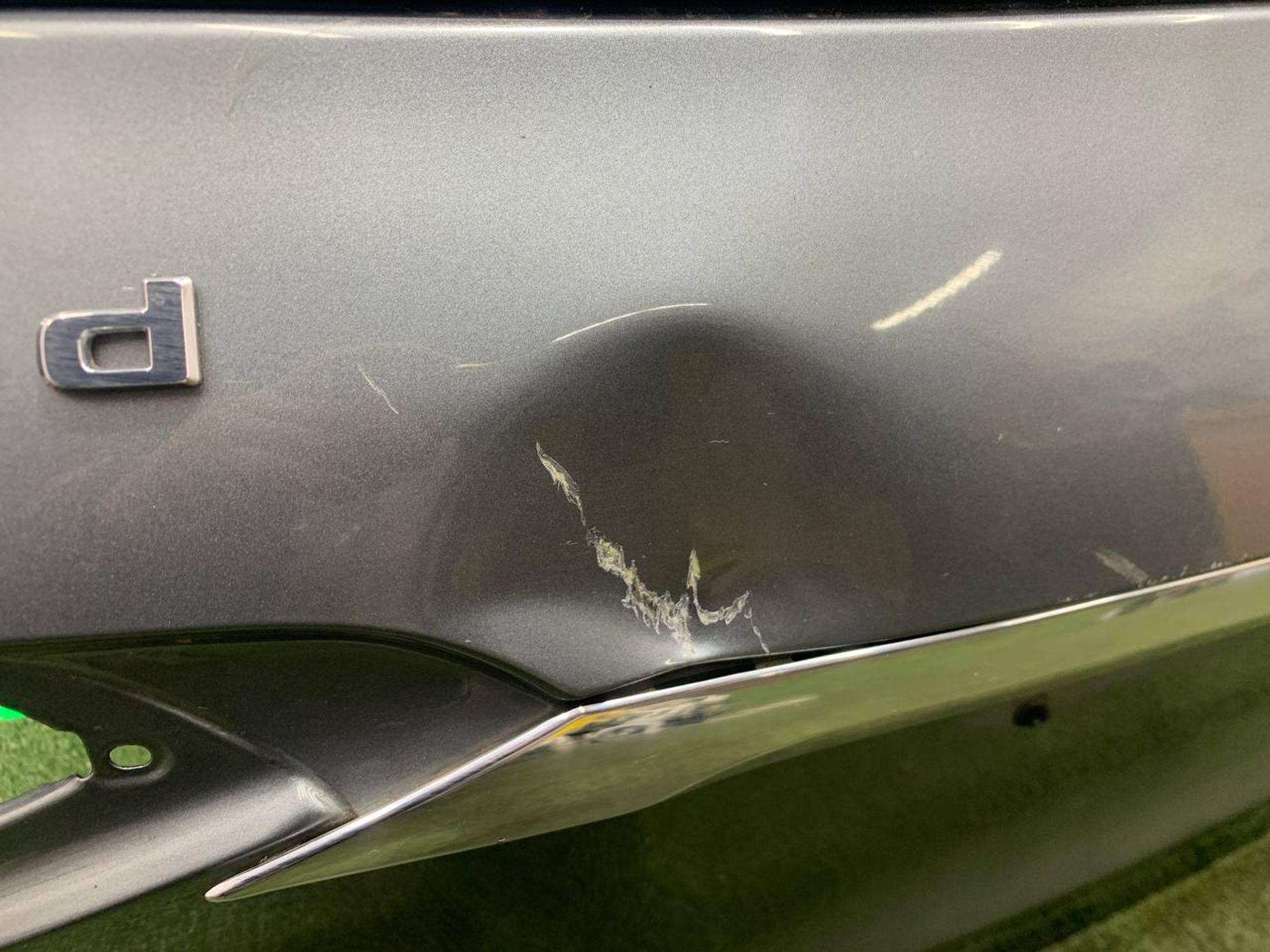 https://ycs.partsauto.market/partsauto-images/thmbs/userImages/h353NjtZg3VDP19b5HMt7LlpbQ93/part/812d9c7a-3f8d-4b05-ad77-5cc90e41828b_1732092740358.jpg