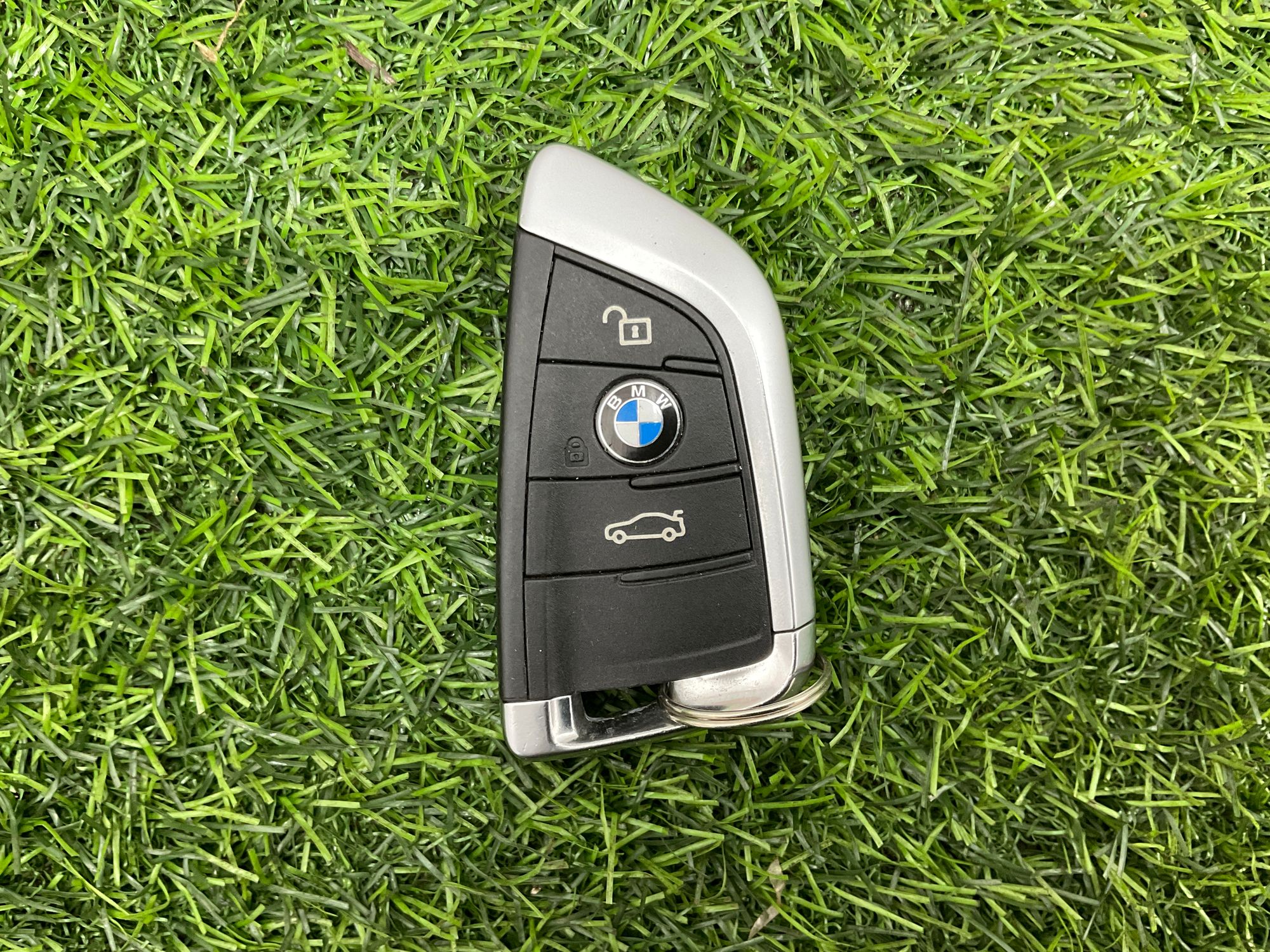 https://ycs.partsauto.market/partsauto-images/thmbs/userImages/h353NjtZg3VDP19b5HMt7LlpbQ93/part/81a0d3e3-aa6c-4c8a-9f9c-13172a061066_1738230537651.jpg