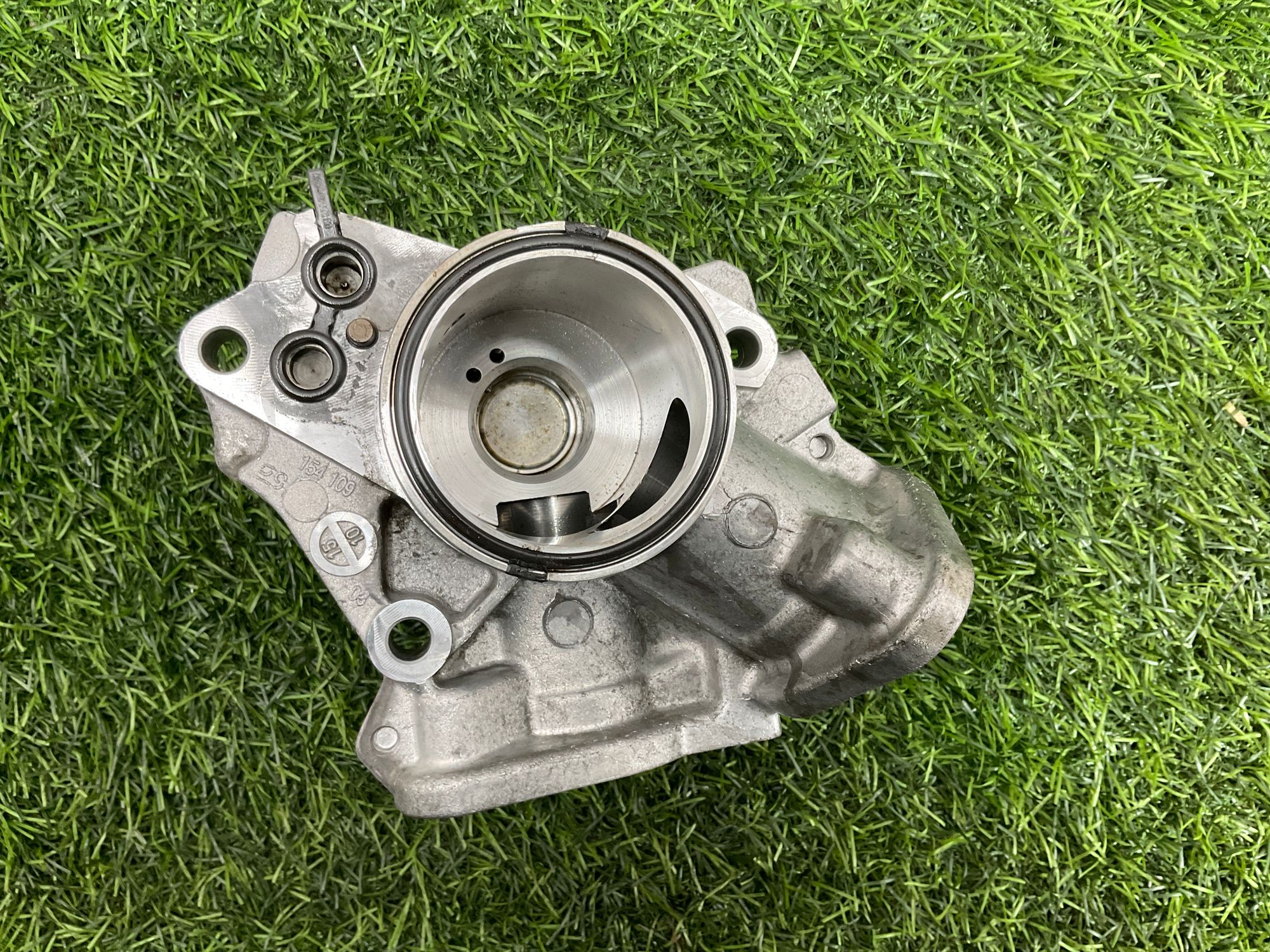 https://ycs.partsauto.market/partsauto-images/thmbs/userImages/h353NjtZg3VDP19b5HMt7LlpbQ93/part/81a0e63f-8820-4f57-a70b-e4c03d1faae4_1743752412821.jpg