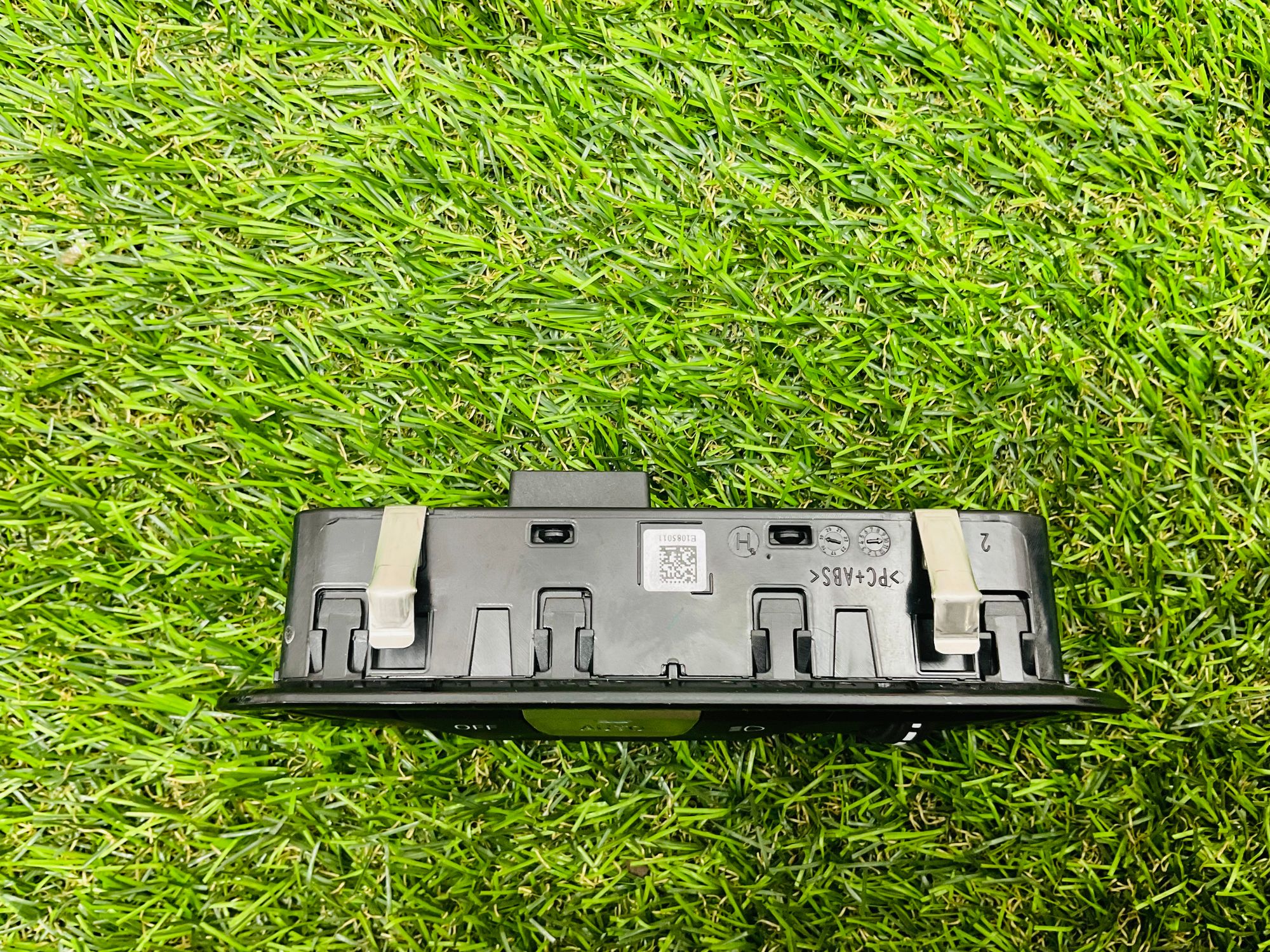 https://ycs.partsauto.market/partsauto-images/thmbs/userImages/h353NjtZg3VDP19b5HMt7LlpbQ93/part/81bf3d6d-2ea9-4c2c-a63c-ccf3c83c746c_1781522674287.jpg