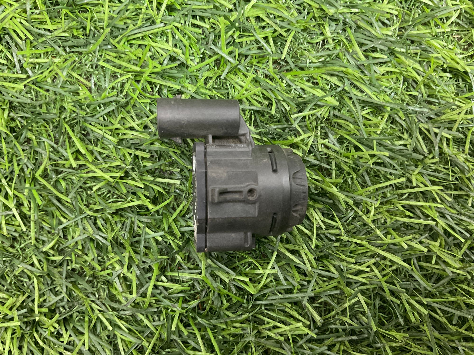 https://ycs.partsauto.market/partsauto-images/thmbs/userImages/h353NjtZg3VDP19b5HMt7LlpbQ93/part/81c682fa-4bc1-4ed0-9981-4575002733e6_1743408754399.jpg