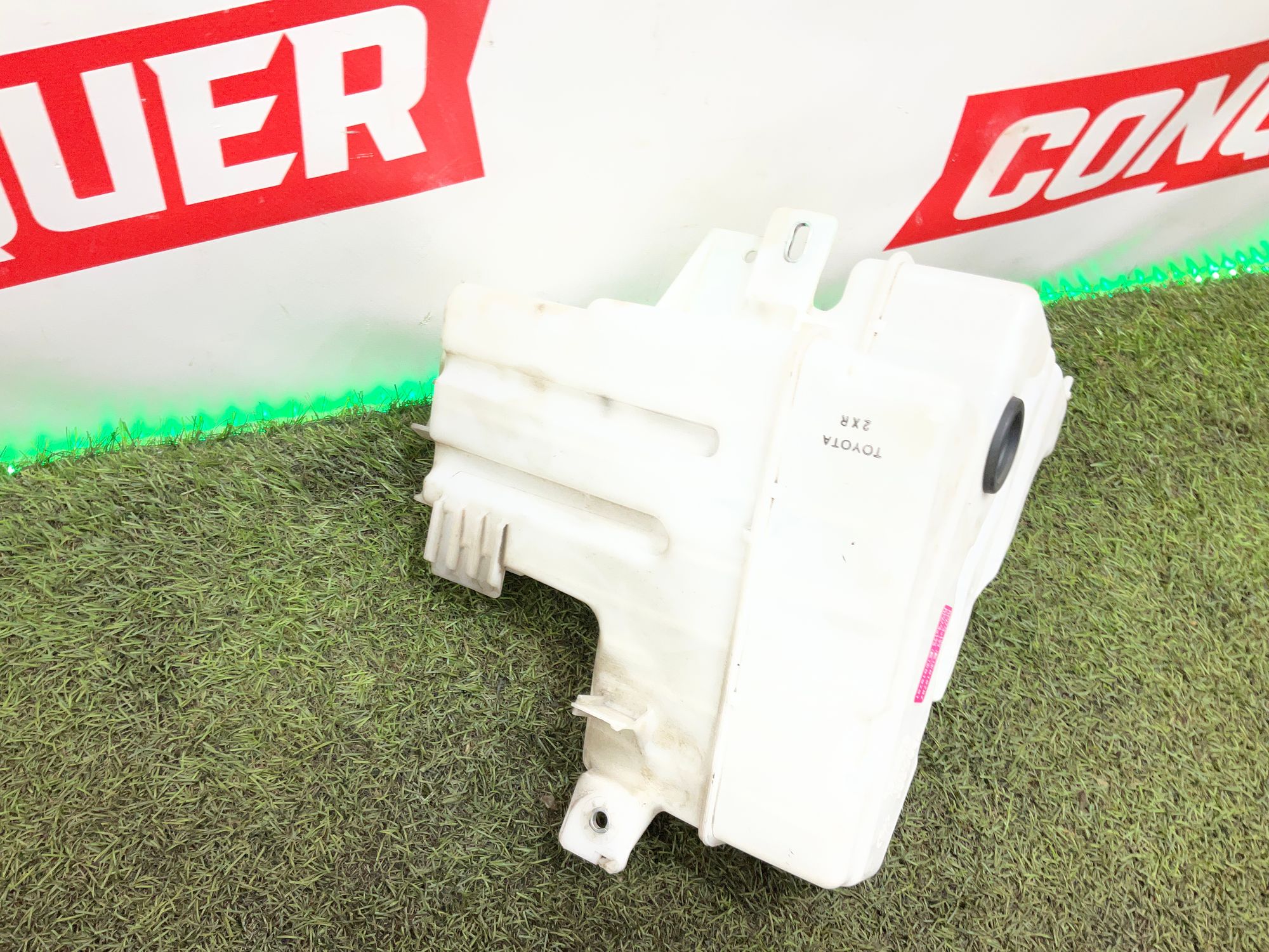 Бачок стеклоомывателя Toyota Land Cruiser 300 (2021—2023) 2022, 6500 рублей, Москва