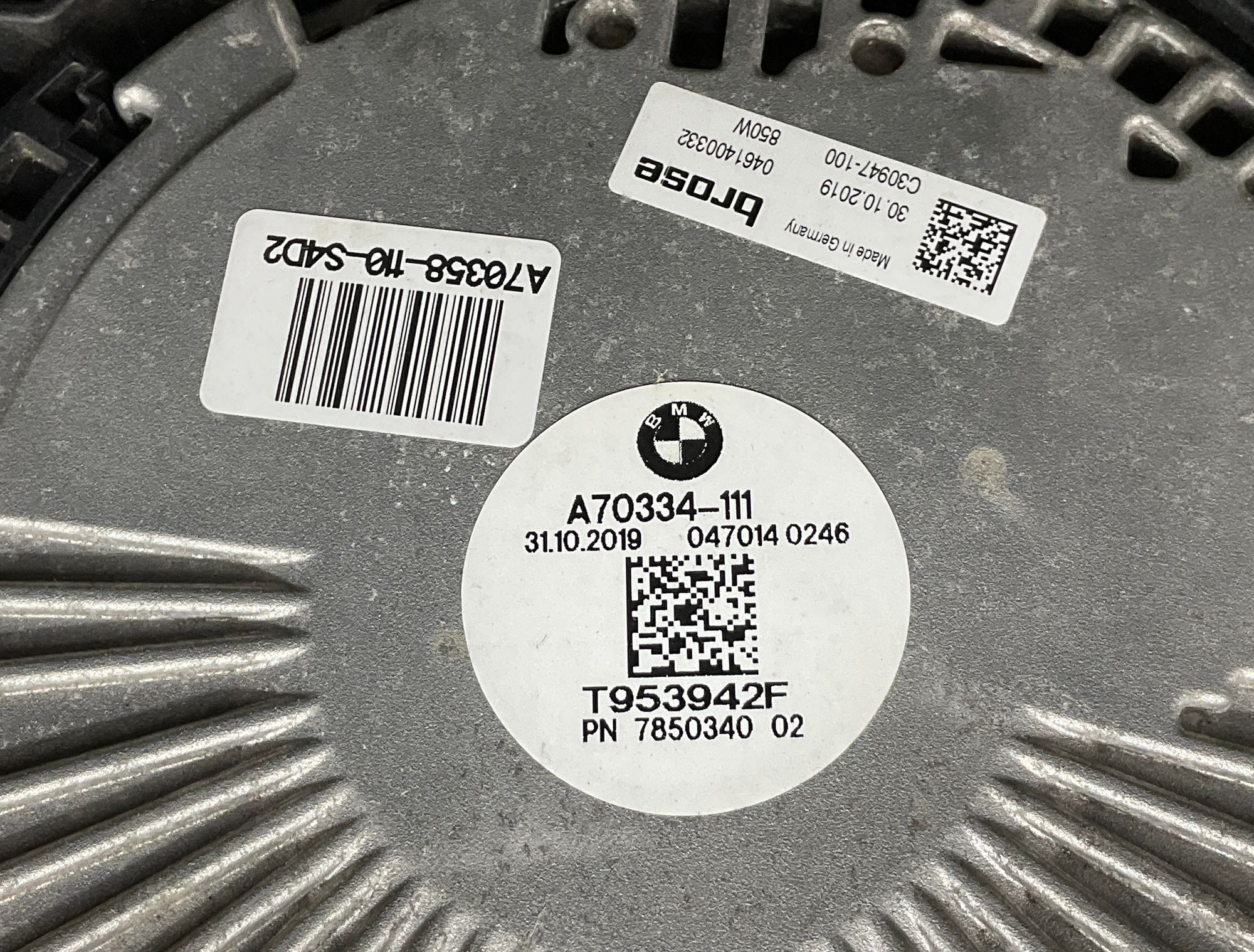 https://ycs.partsauto.market/partsauto-images/thmbs/userImages/h353NjtZg3VDP19b5HMt7LlpbQ93/part/8217b42d-f8c1-4c83-9186-b88384739d04_1736335865270.jpg