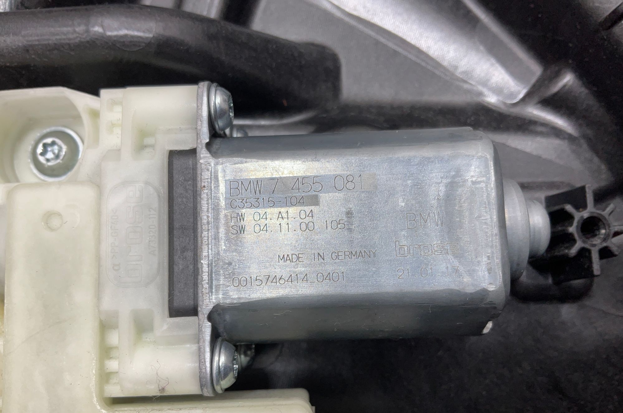 https://ycs.partsauto.market/partsauto-images/thmbs/userImages/h353NjtZg3VDP19b5HMt7LlpbQ93/part/82a5d8d1-3449-44fc-adfb-6740fdaabb9f_1737991647613.jpg
