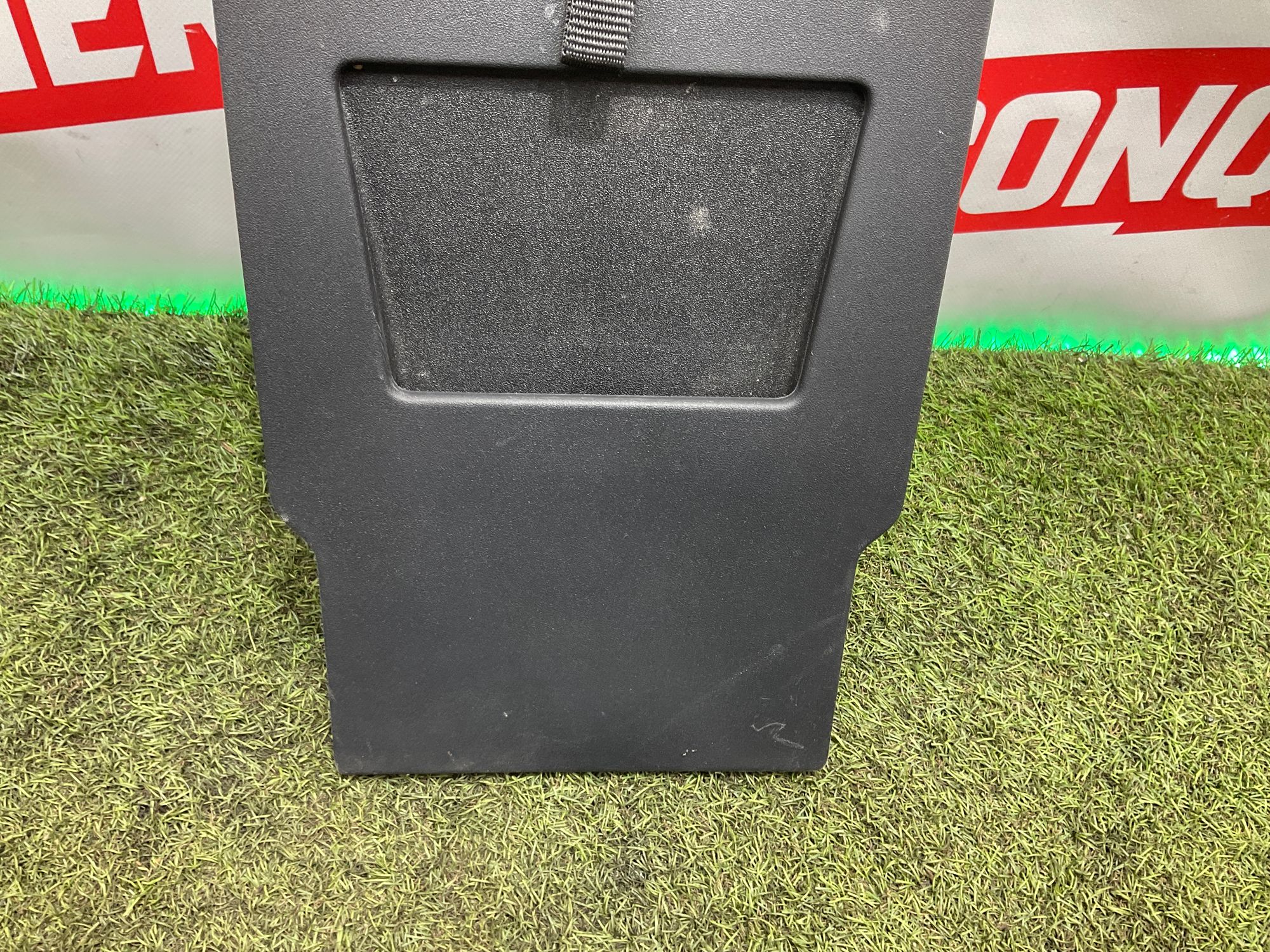 Крышка доступа к аккумуляторной батареи Land Rover Defender II L663 2022, 1500 рублей, Москва